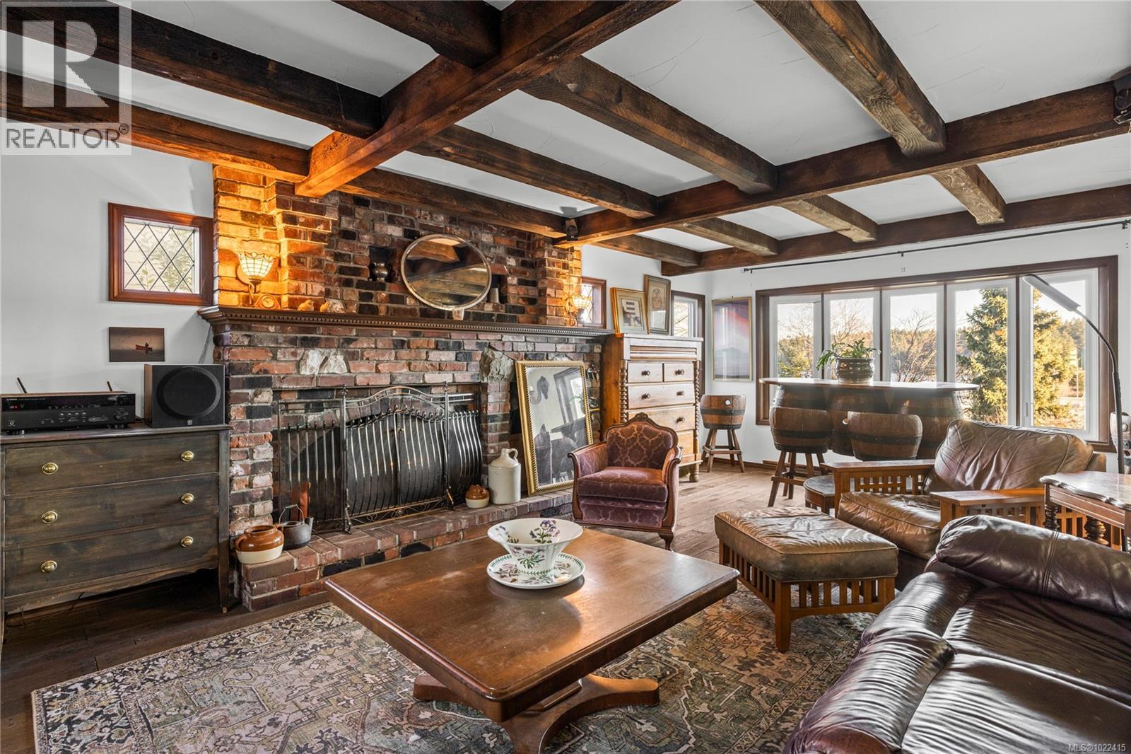 618 Beach Dr, Nanaimo