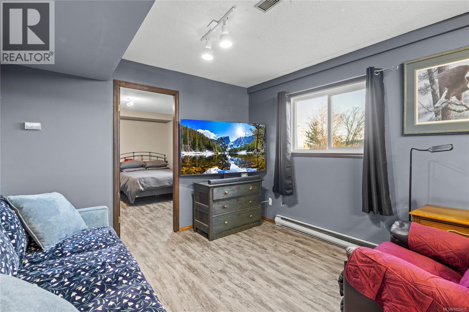 618 Beach Dr, Nanaimo