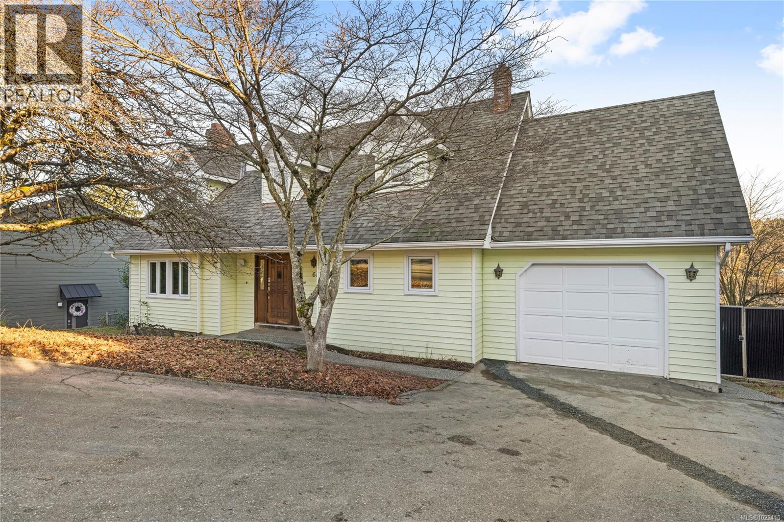 618 Beach Dr, Nanaimo