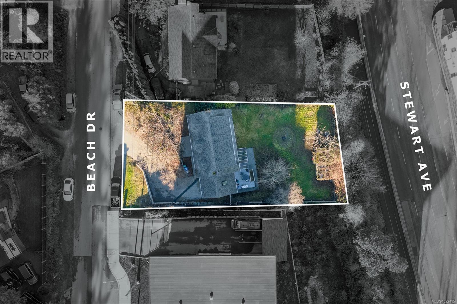 618 Beach Dr, Nanaimo