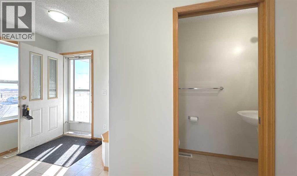 Single Family House for Sale in  Los Alamos Place NE Monterey Park Calgary 