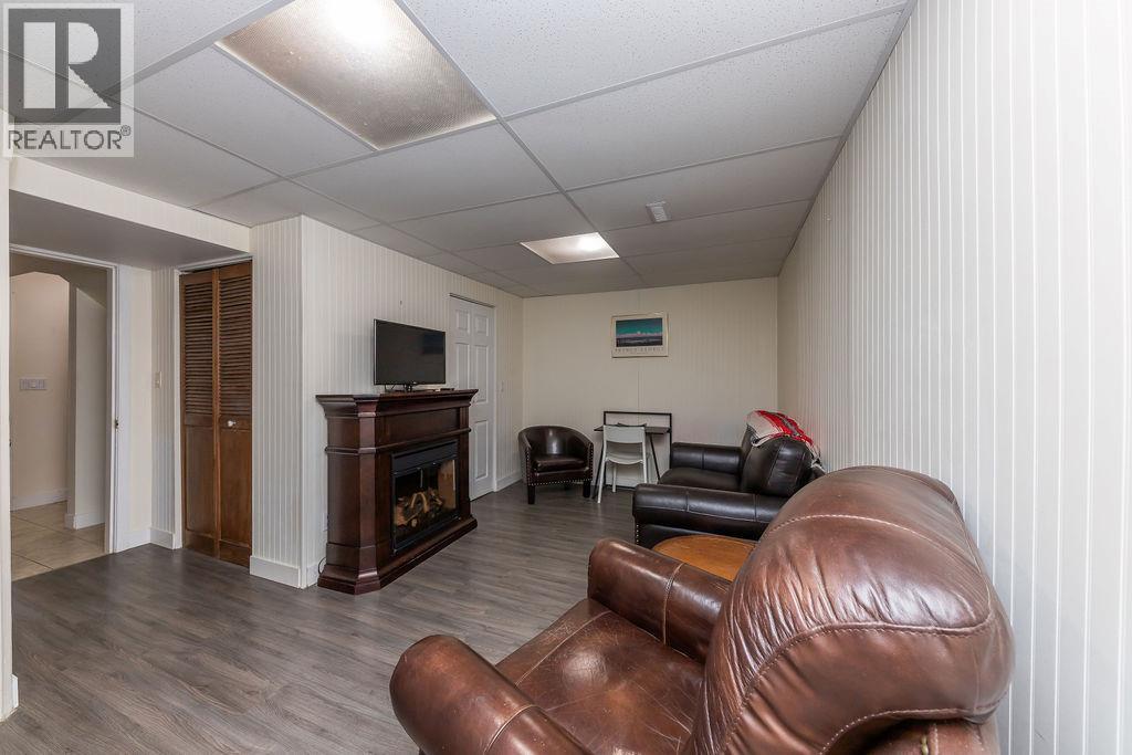 353 WADDINGTON Drive, Kamloops