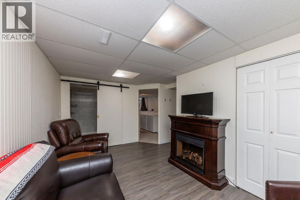 353 WADDINGTON Drive, Kamloops