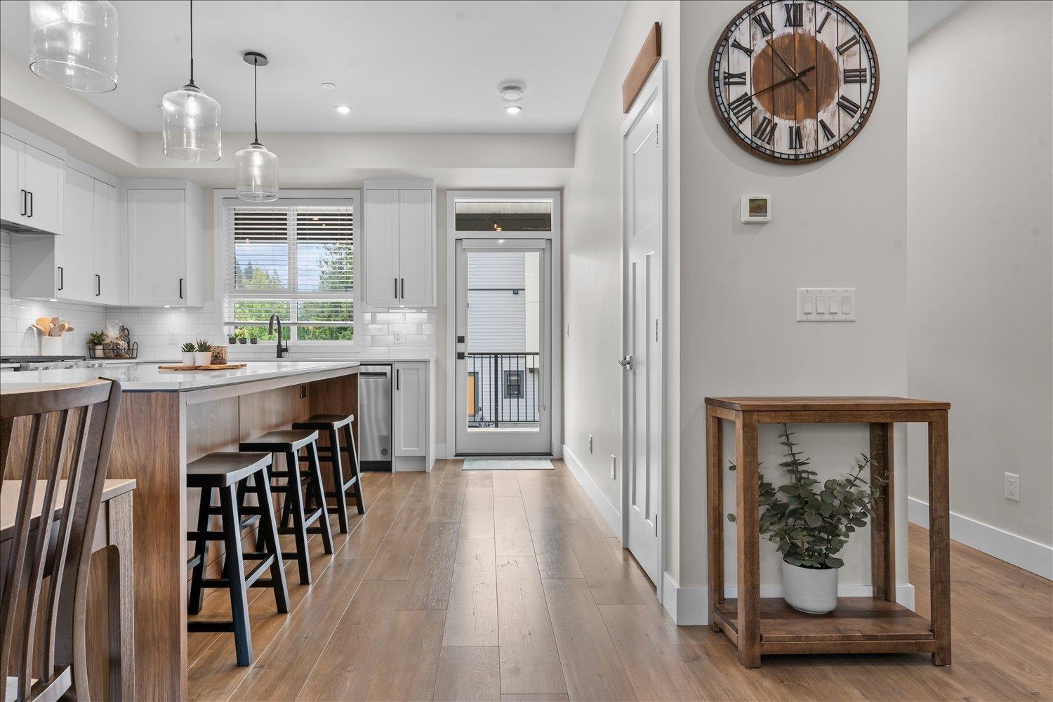 10 45500 CAMPUS DRIVE, Garrison Crossing, Chilliwack