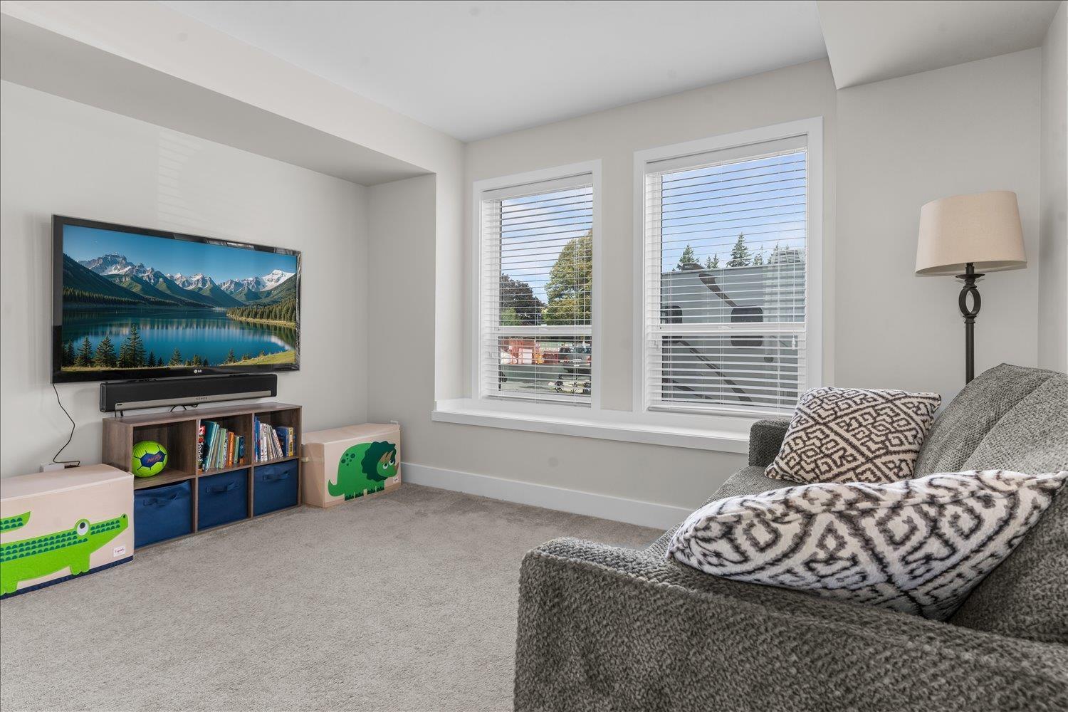 10 45500 CAMPUS DRIVE, Garrison Crossing, Chilliwack