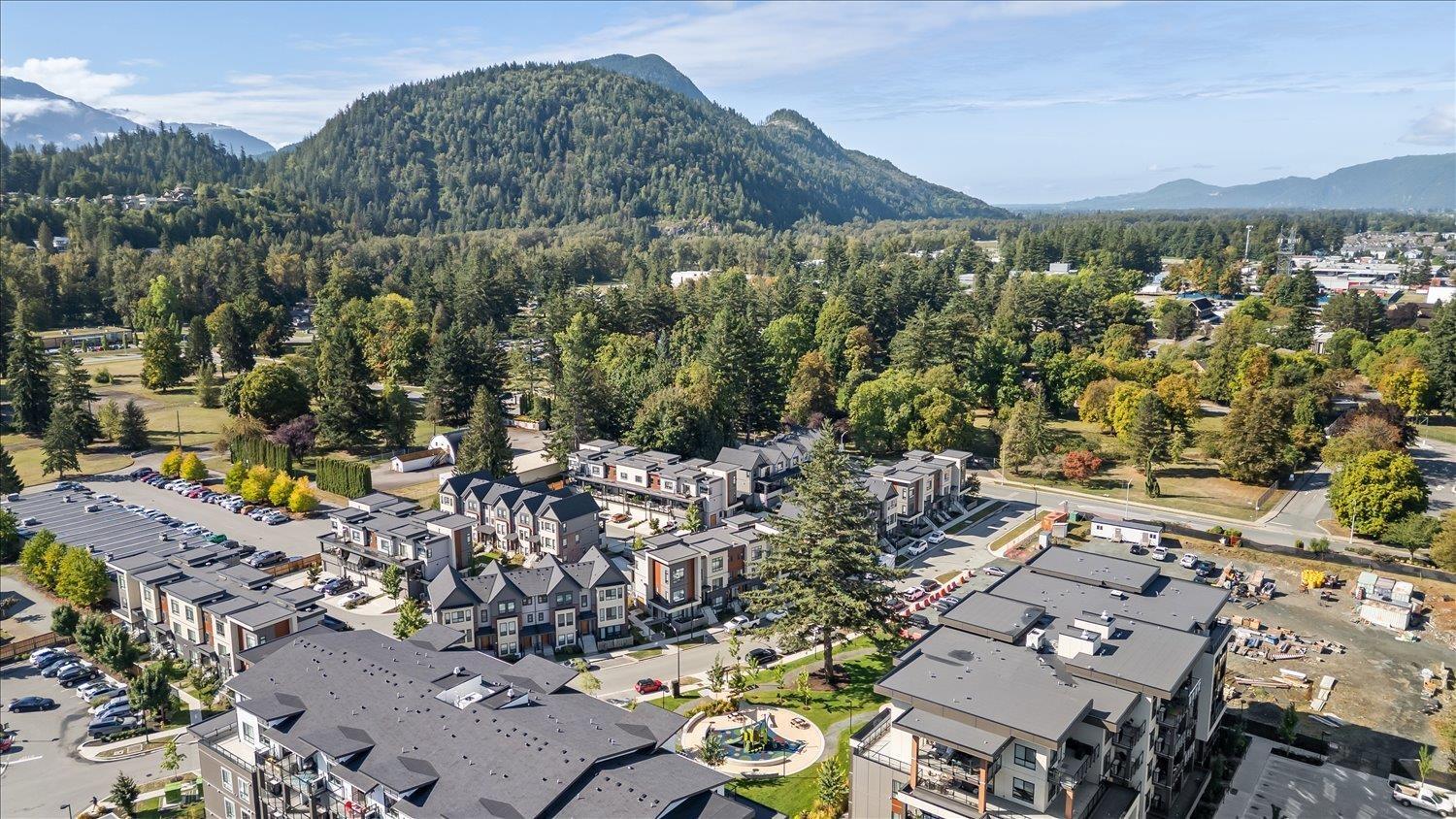 10 45500 CAMPUS DRIVE, Garrison Crossing, Chilliwack