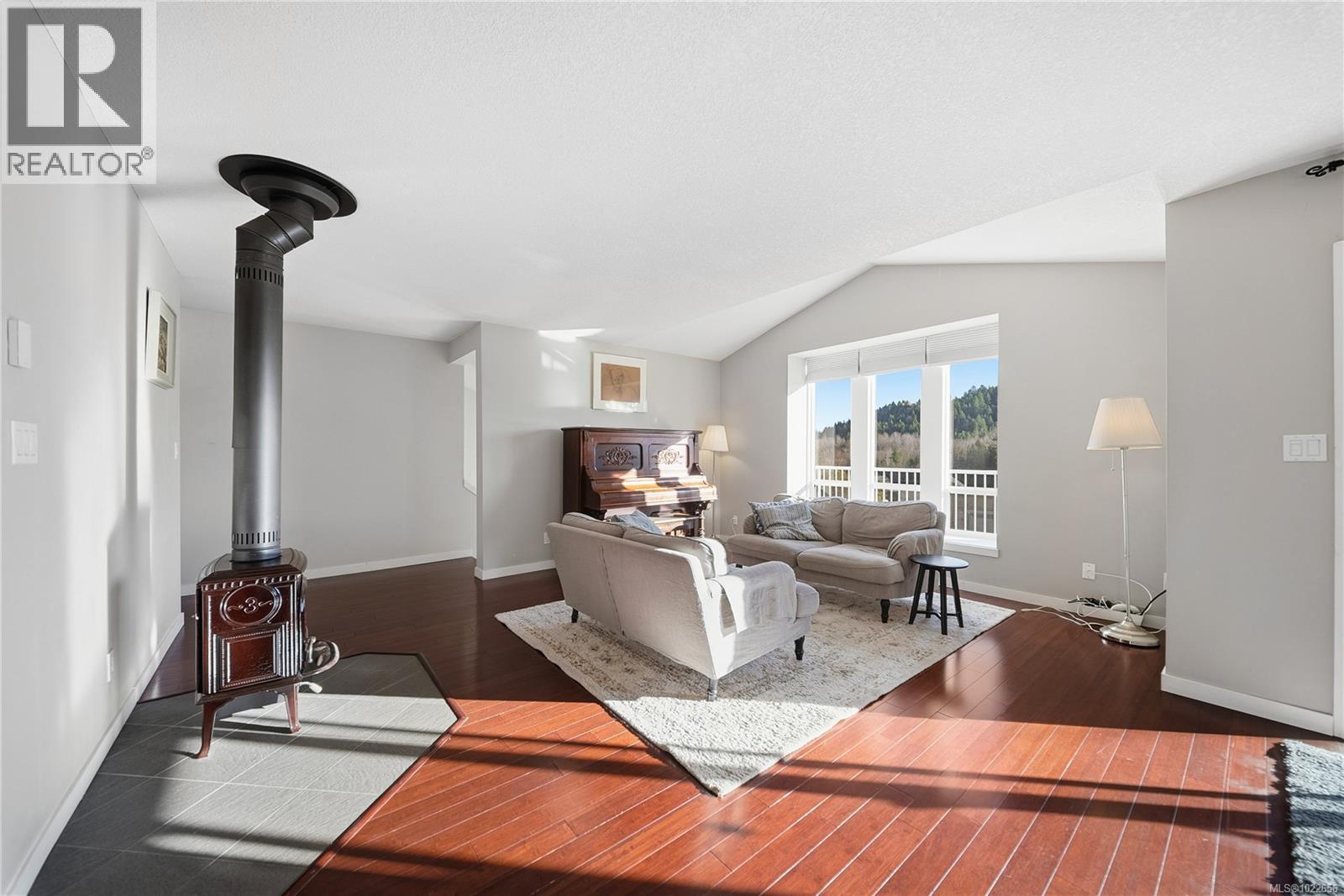 1787 Montana Rd, Nanaimo