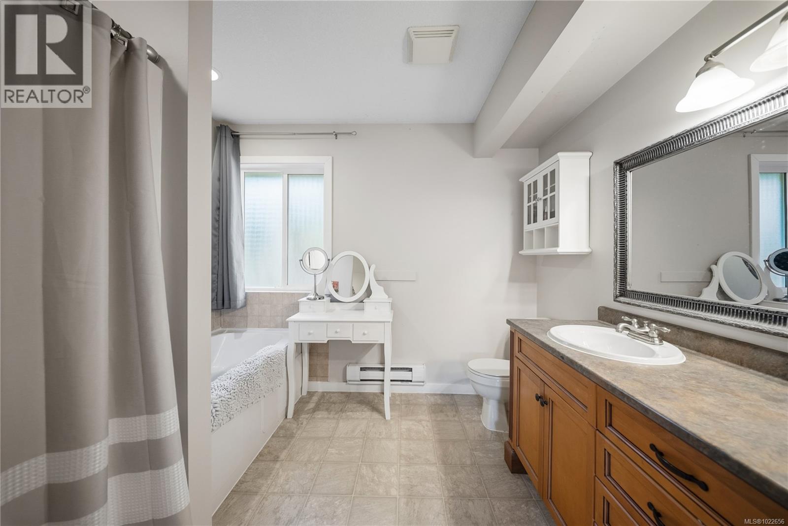 1787 Montana Rd, Nanaimo