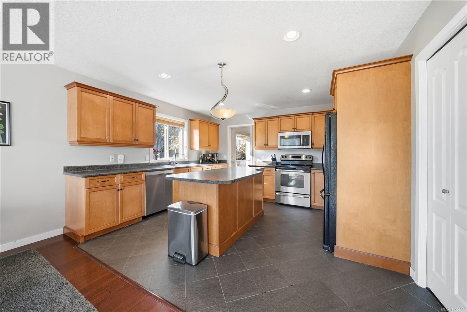 1787 Montana Rd, Nanaimo