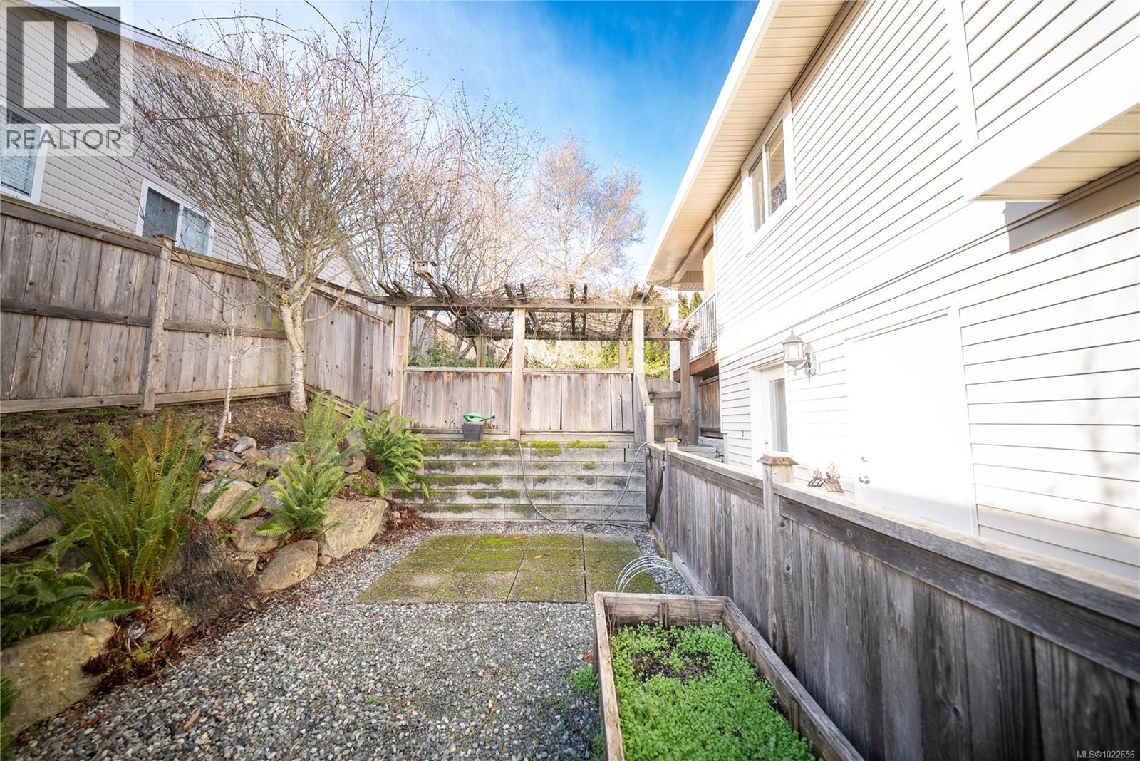1787 Montana Rd, Nanaimo
