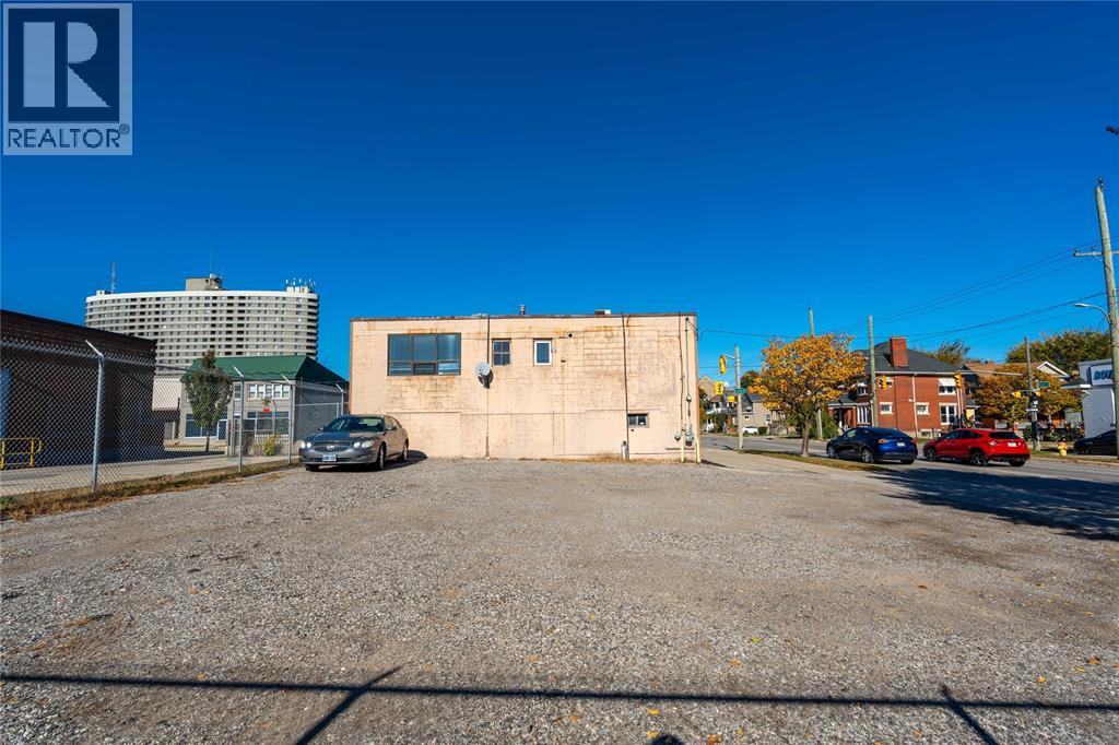 219 LOCHIEL STREET, Sarnia, Ontario, N7T4C8 — Photo 45