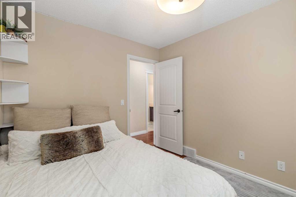 40 Heritage Hill, Cochrane