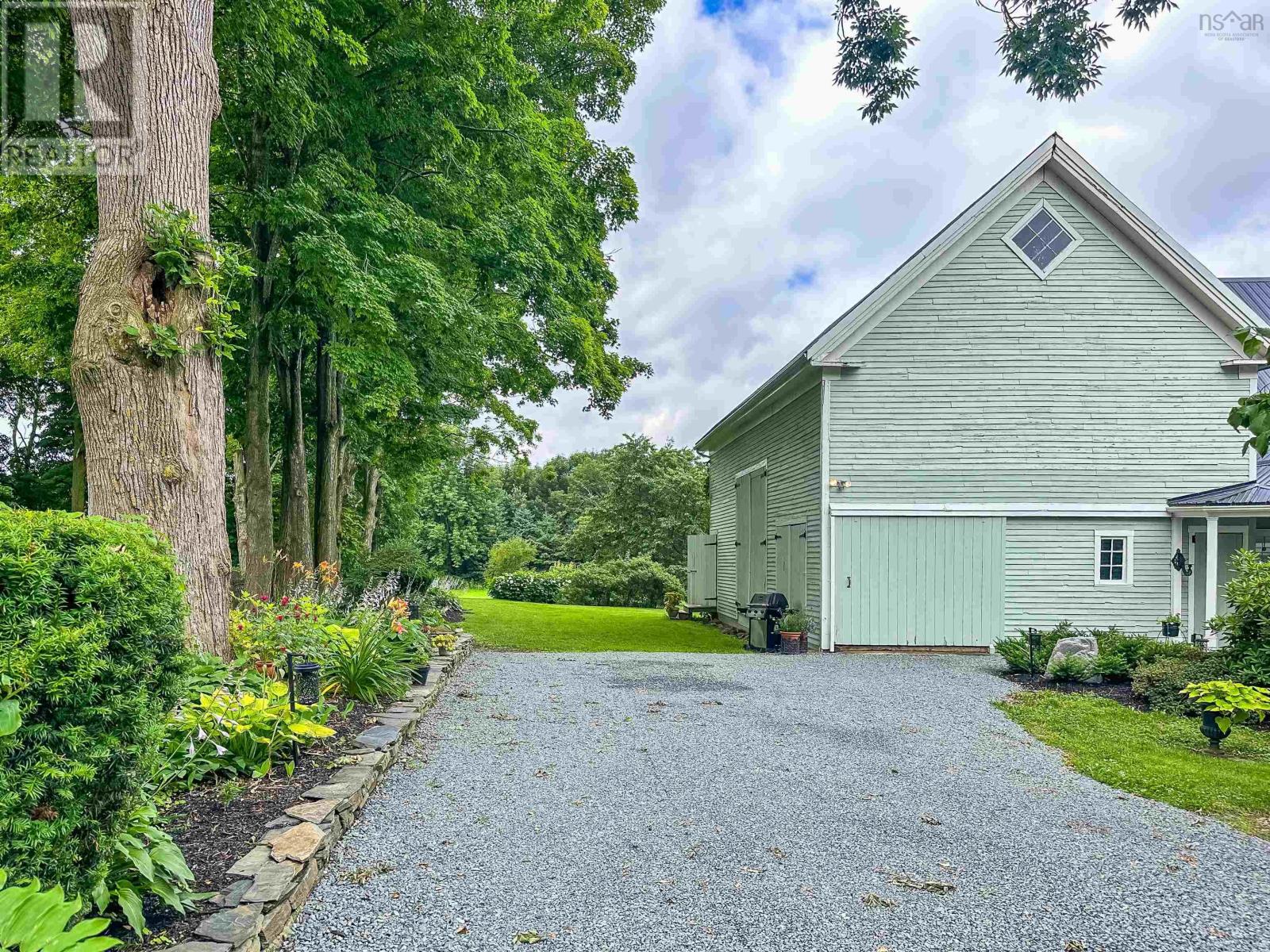 Property 27 of 49 of 1999 Grand Pre Road