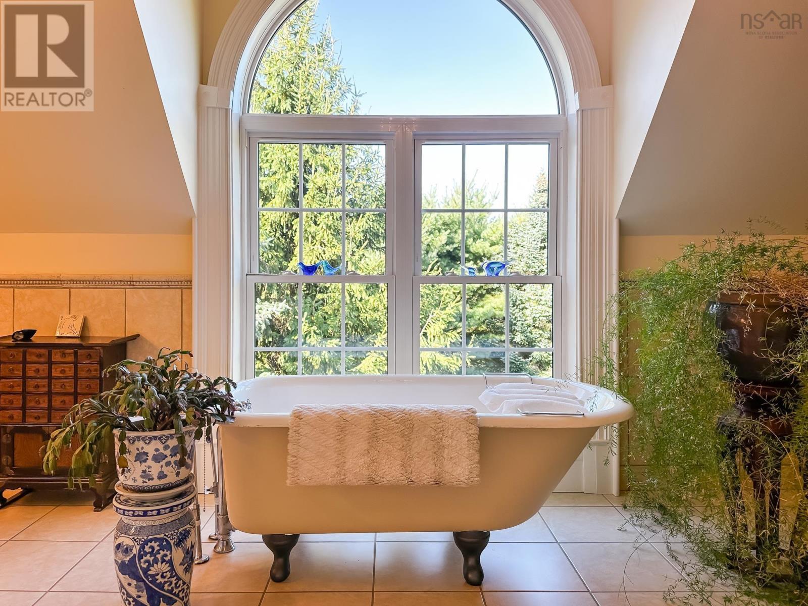 Property 25 of 49 of 1999 Grand Pre Road