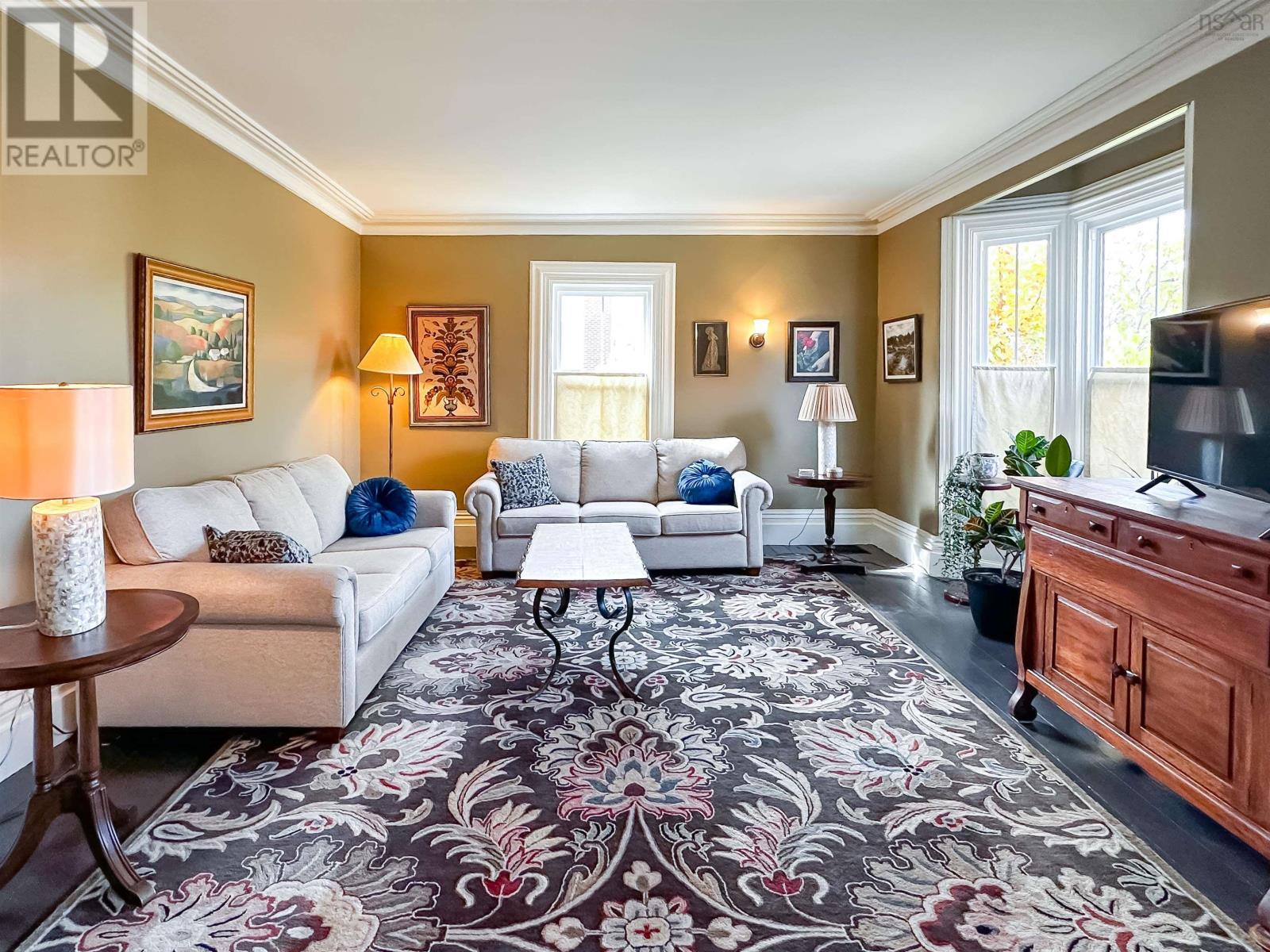 Property 16 of 41 of 9682 Highway 221