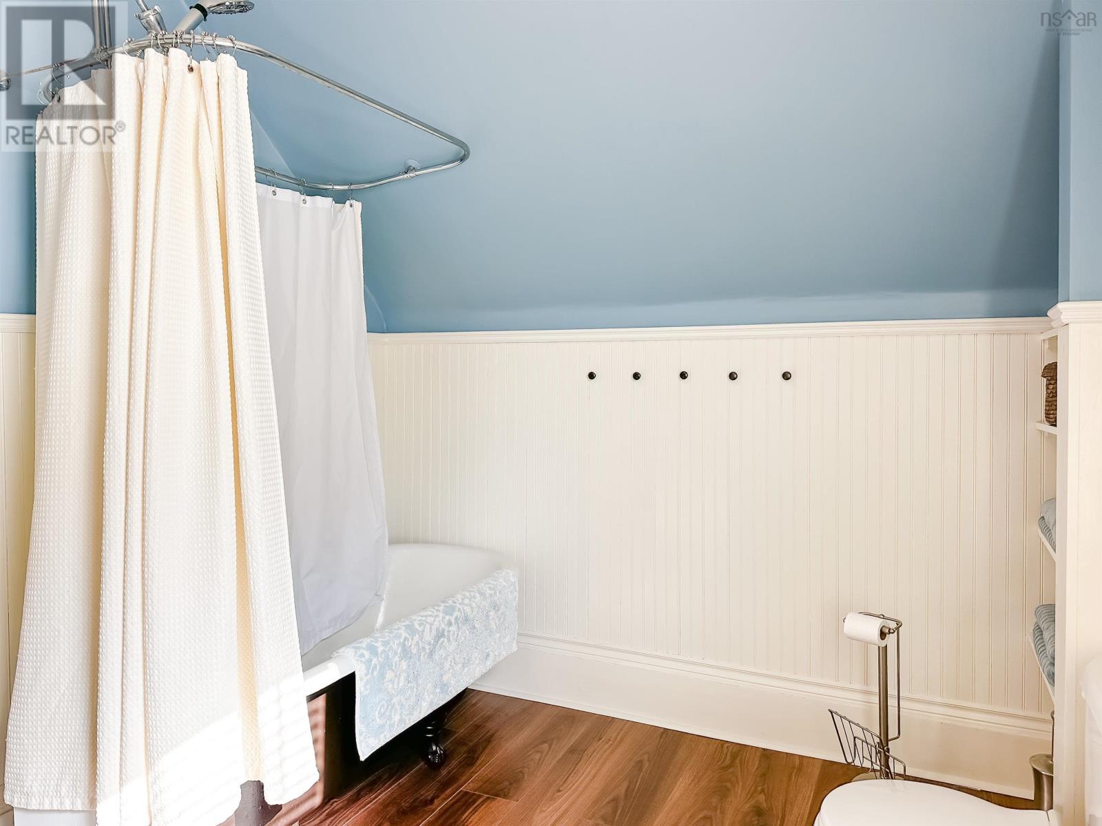 Property 23 of 41 of 9682 Highway 221