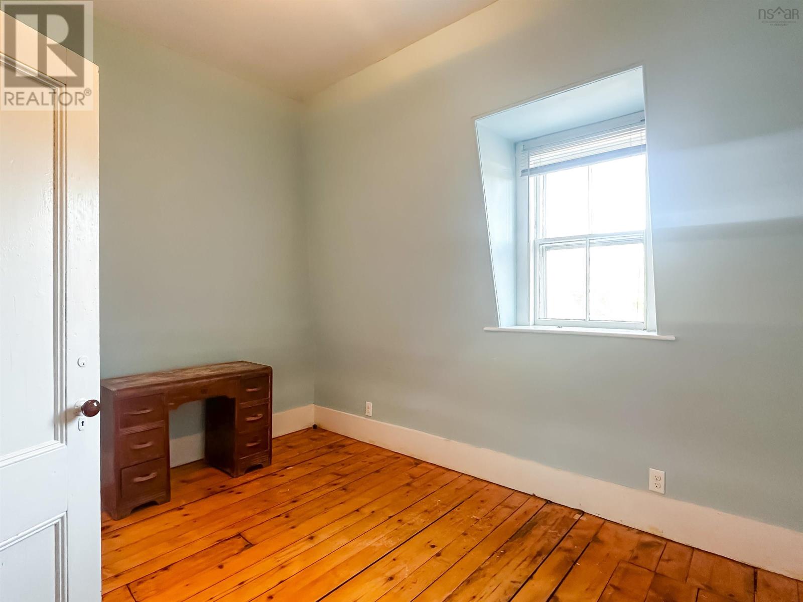 Property 37 of 48 of 525 Main Street