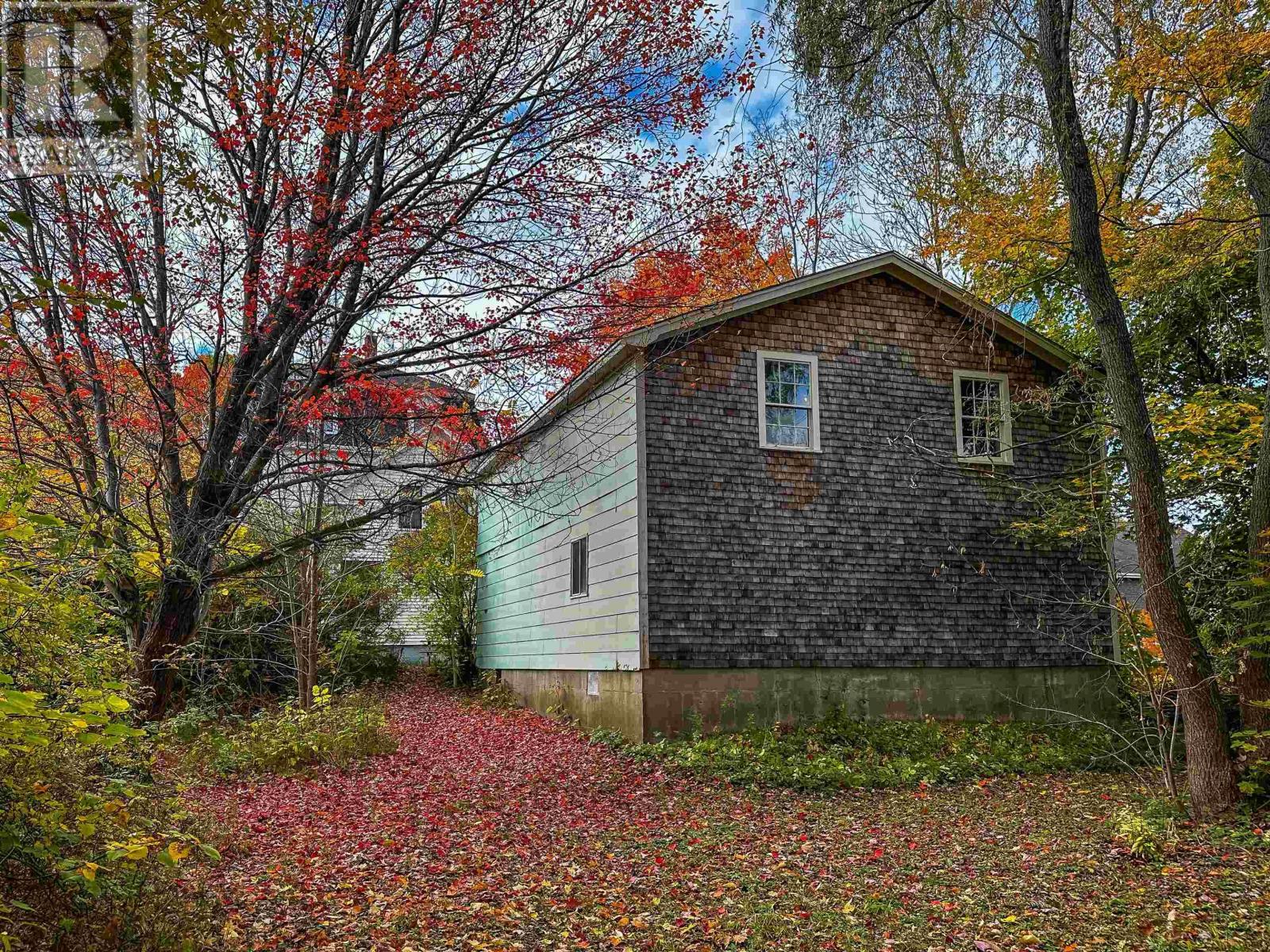 Property 44 of 48 of 525 Main Street