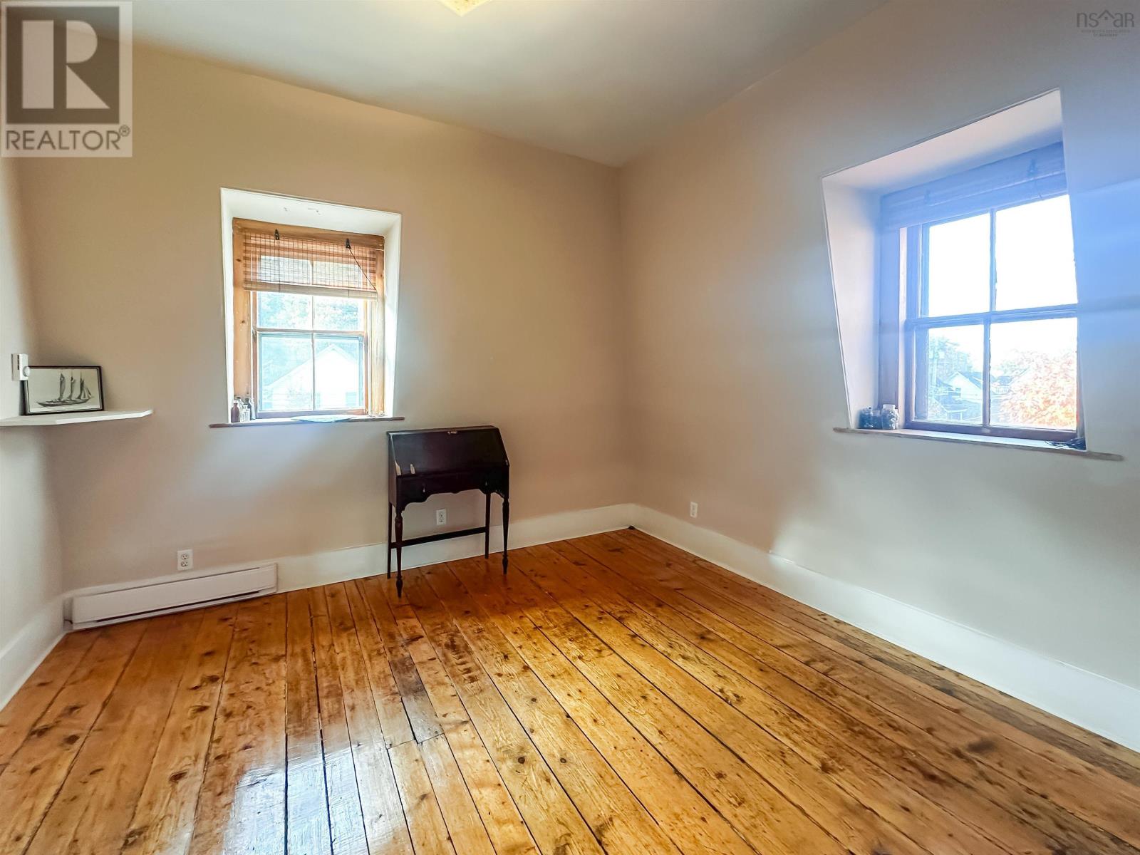 Property 35 of 48 of 525 Main Street