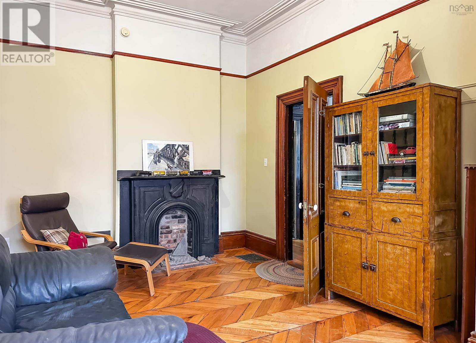 Property 19 of 48 of 525 Main Street