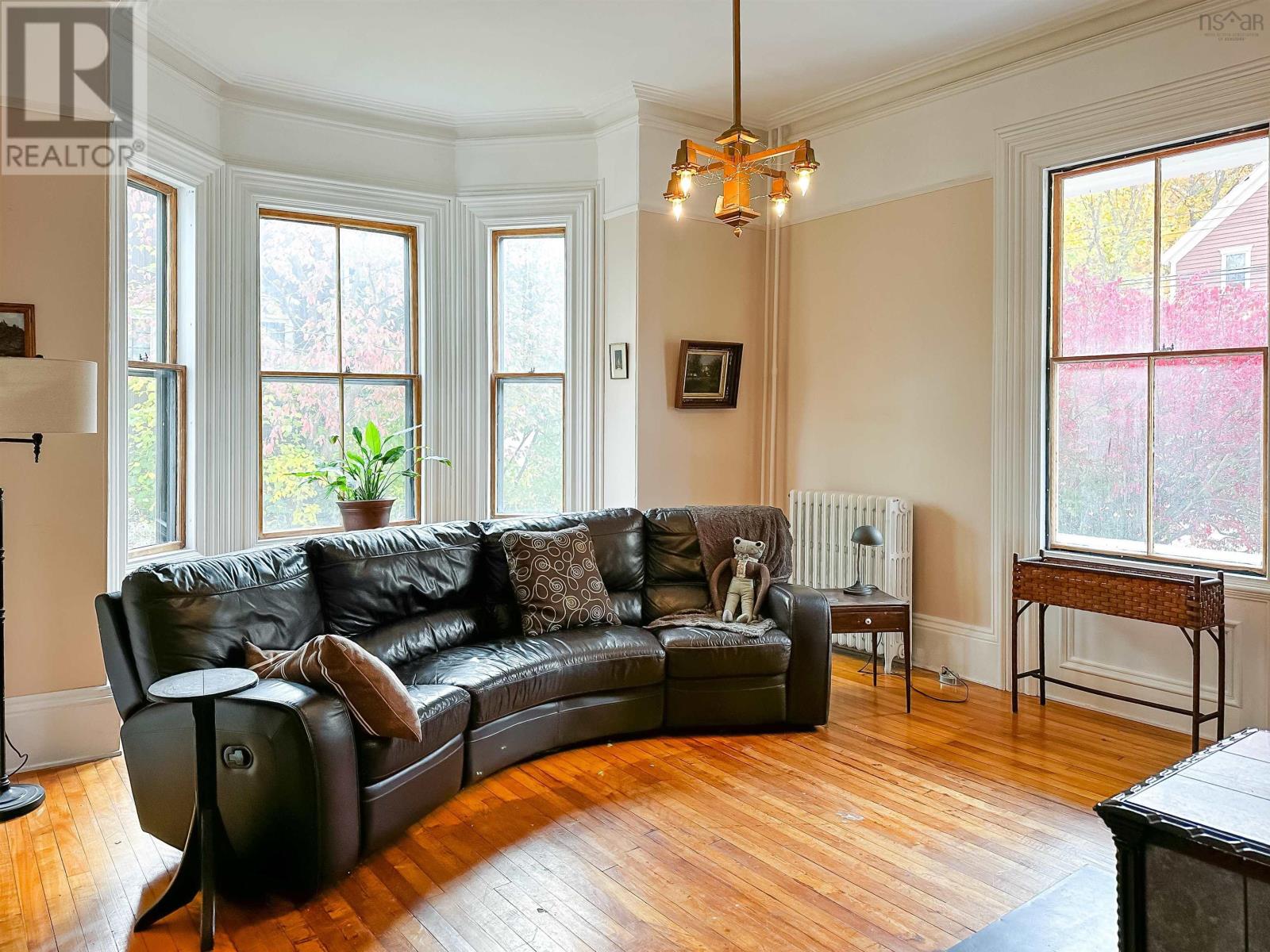 Property 5 of 48 of 525 Main Street