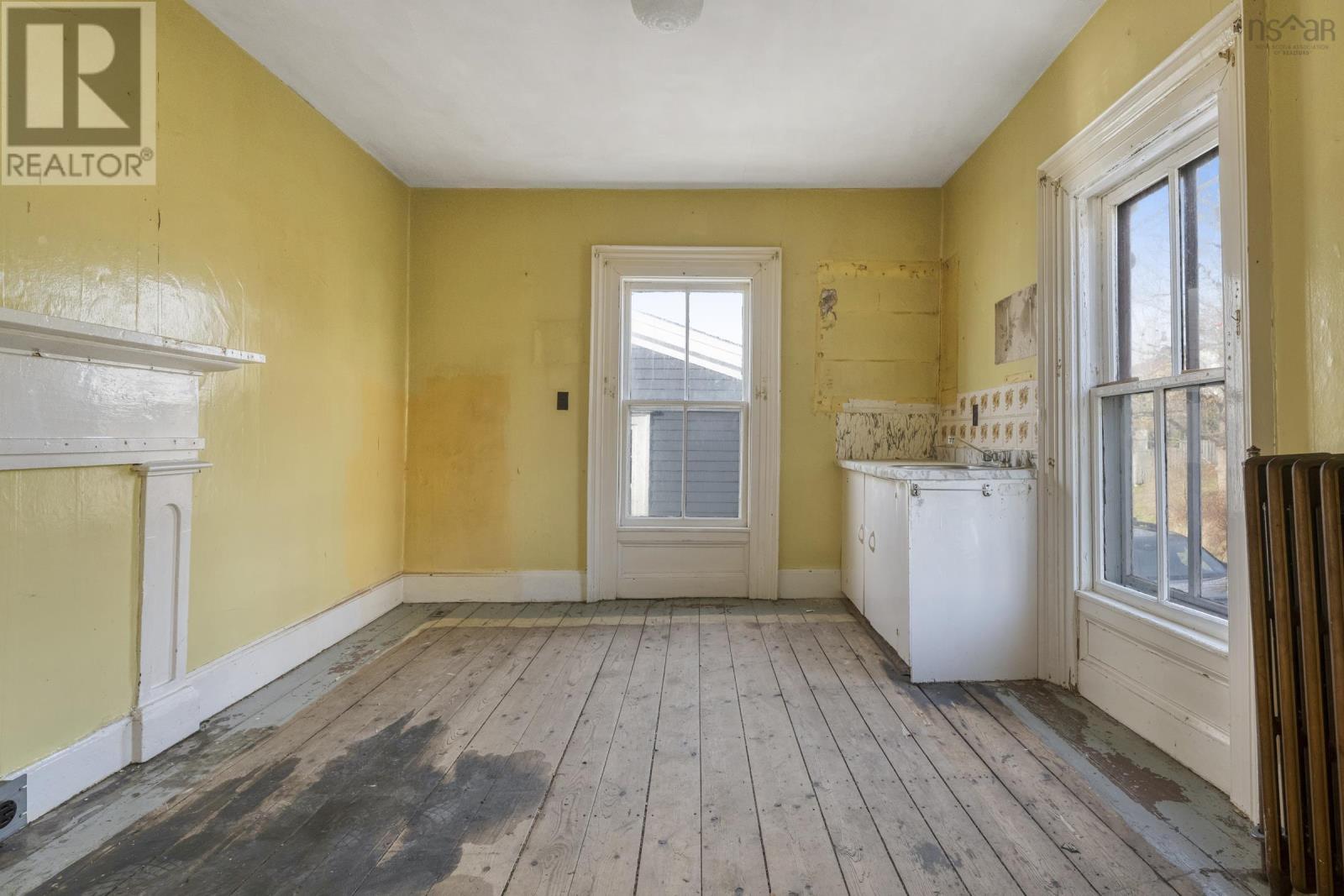 Property 8 of 33 of 200 Montague Street