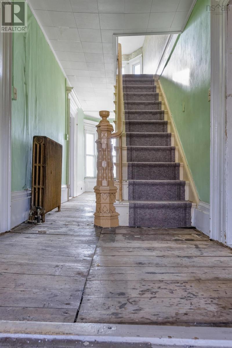 Property 6 of 33 of 200 Montague Street