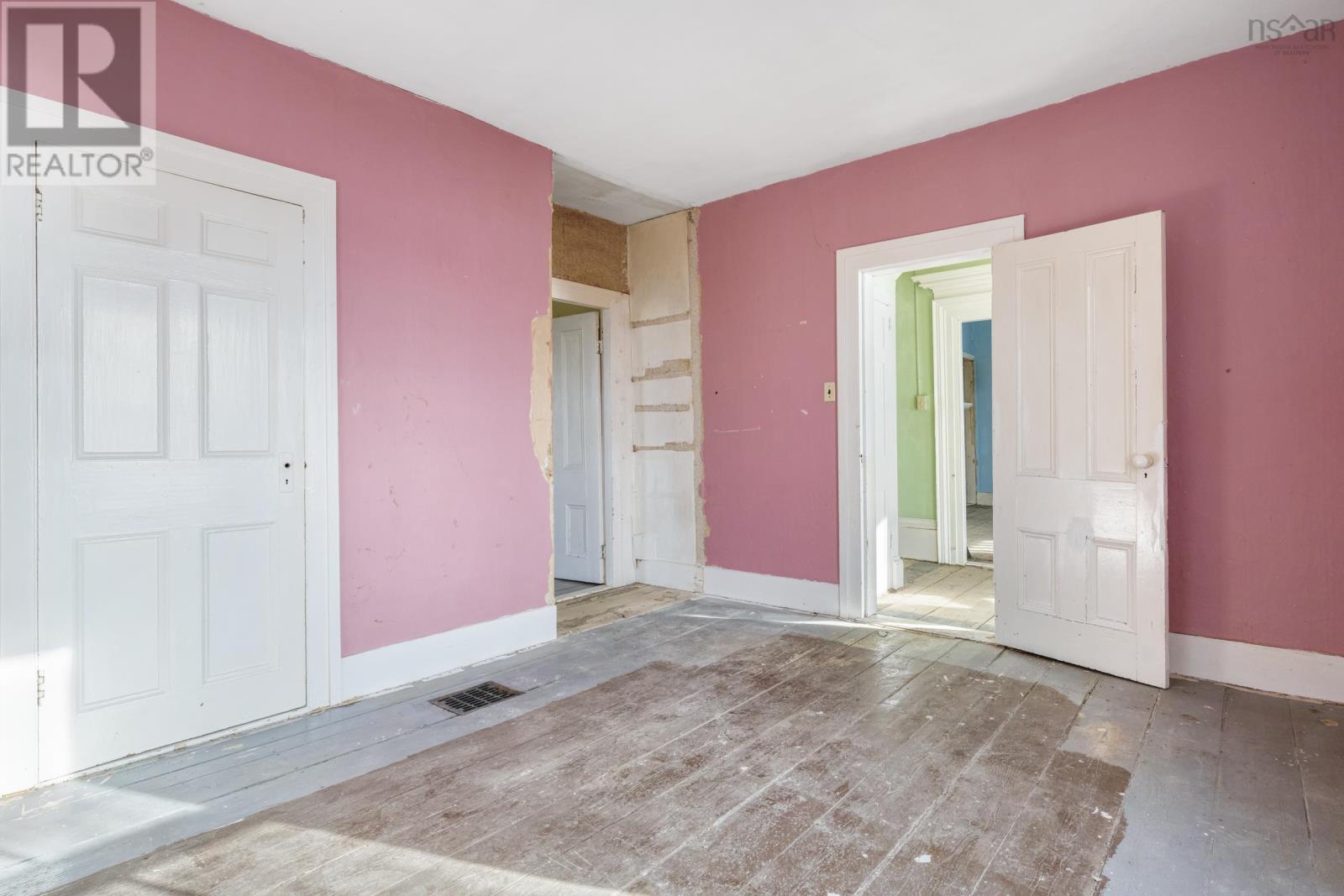 Property 15 of 33 of 200 Montague Street