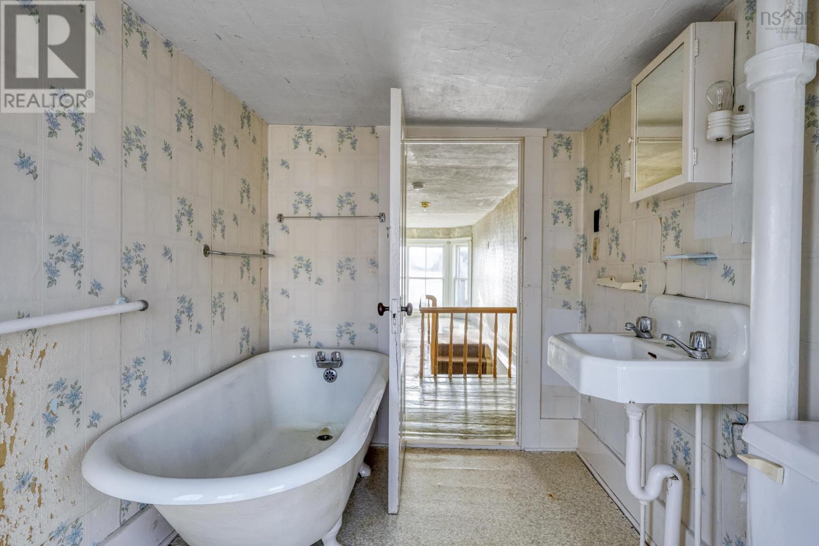 Property 20 of 33 of 200 Montague Street