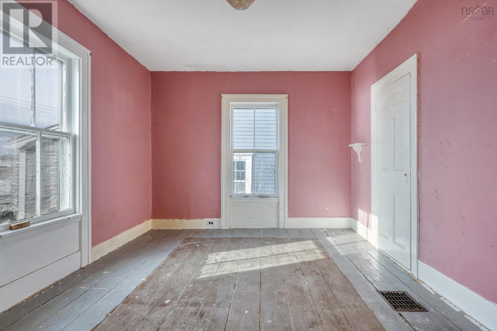 Property 14 of 33 of 200 Montague Street