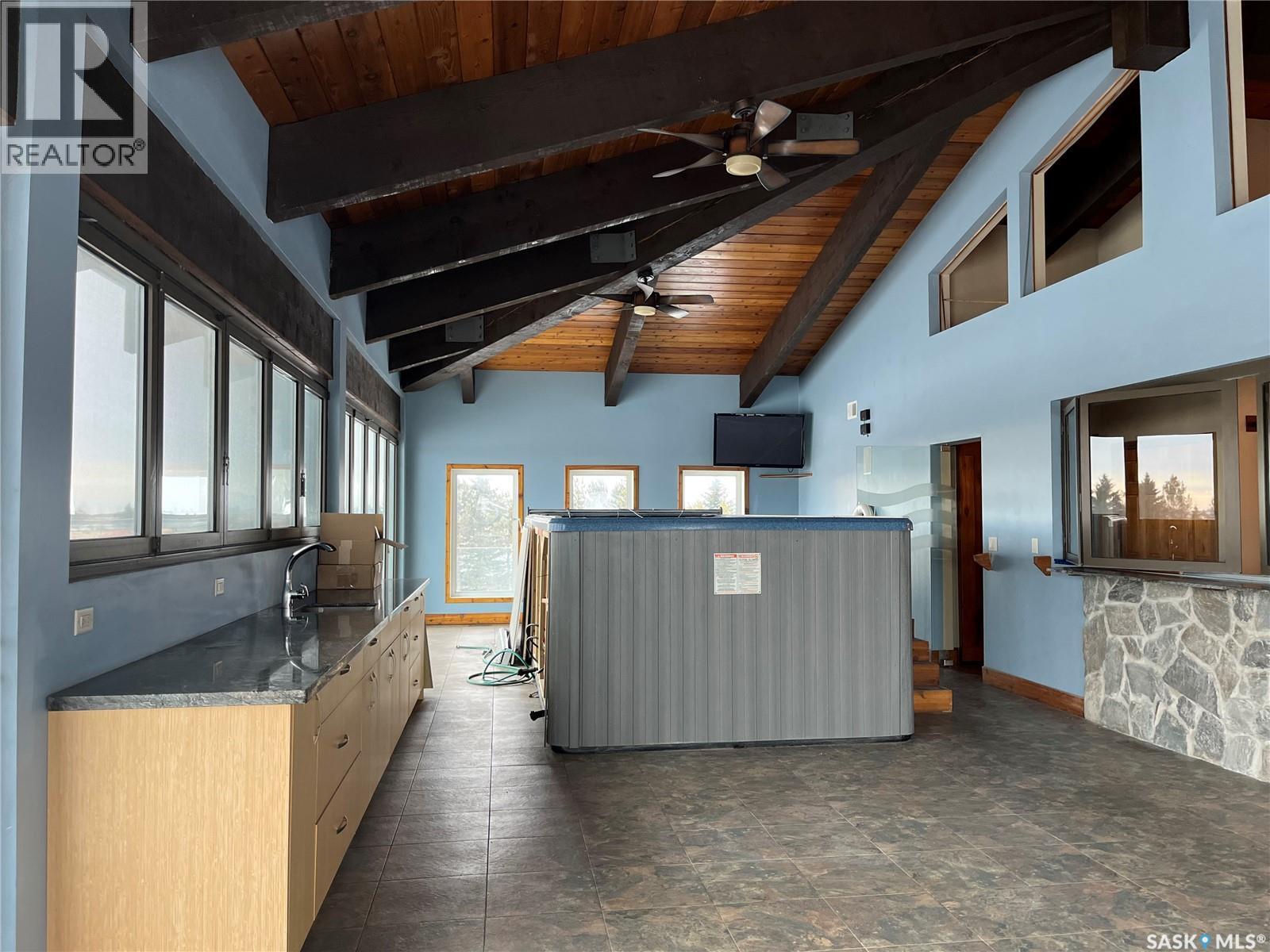 RM OF LUMSDEN ACREAGE REGINA BEACH AREA - 20