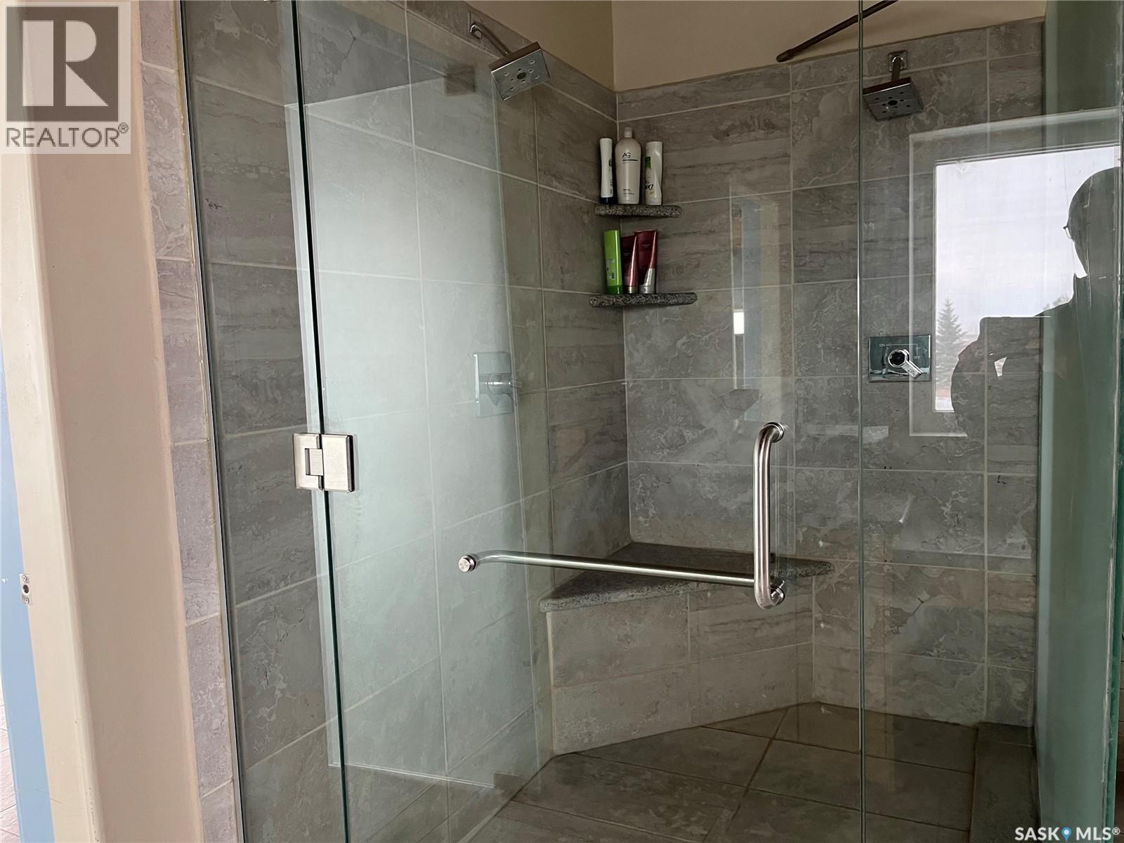 RM OF LUMSDEN ACREAGE REGINA BEACH AREA - 24