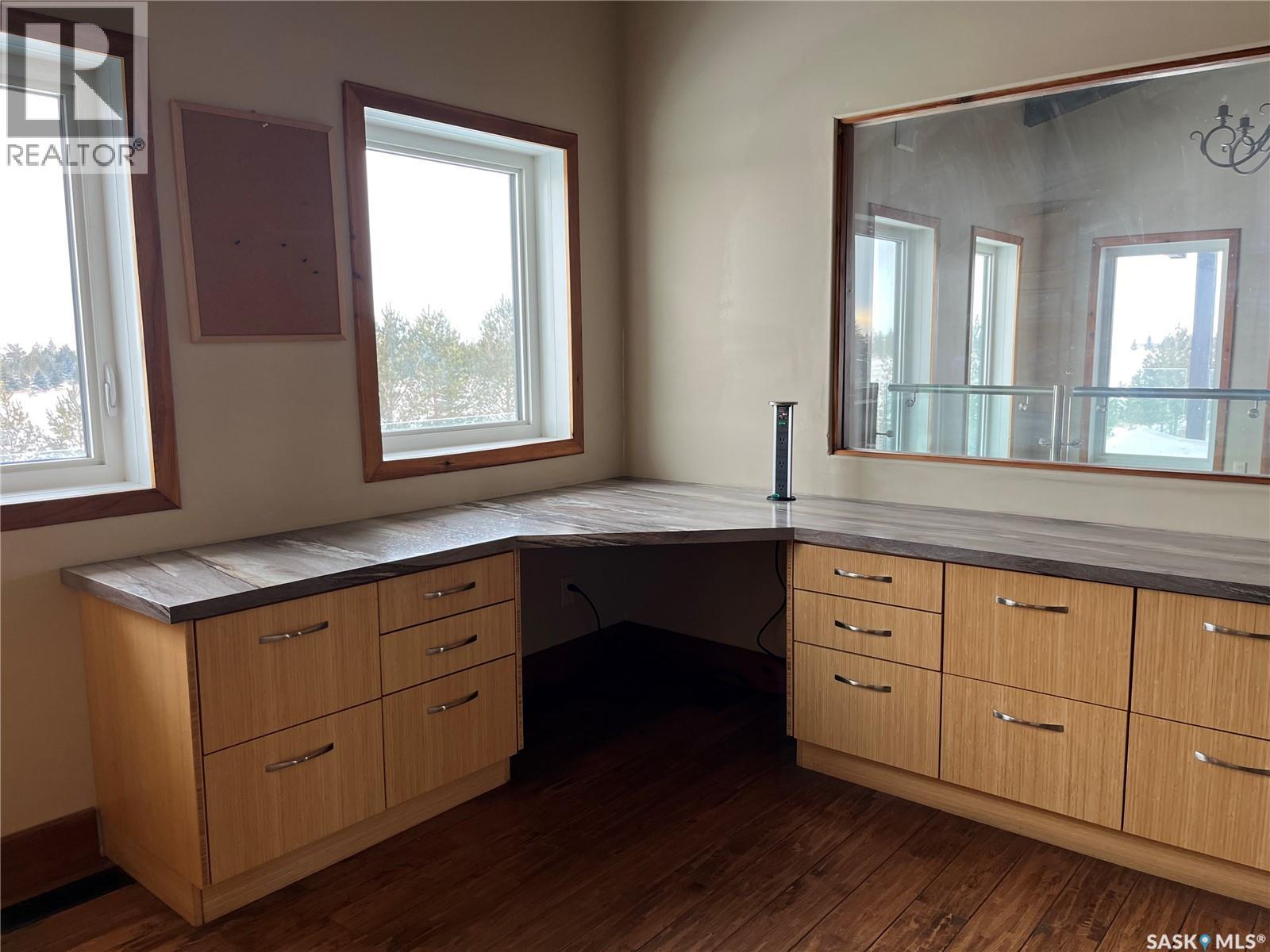 RM OF LUMSDEN ACREAGE REGINA BEACH AREA - 26