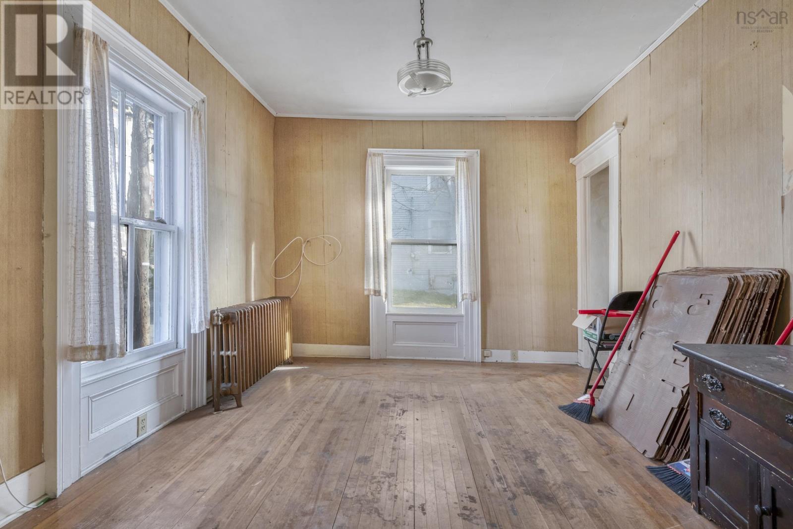 Property 11 of 33 of 200 Montague Street