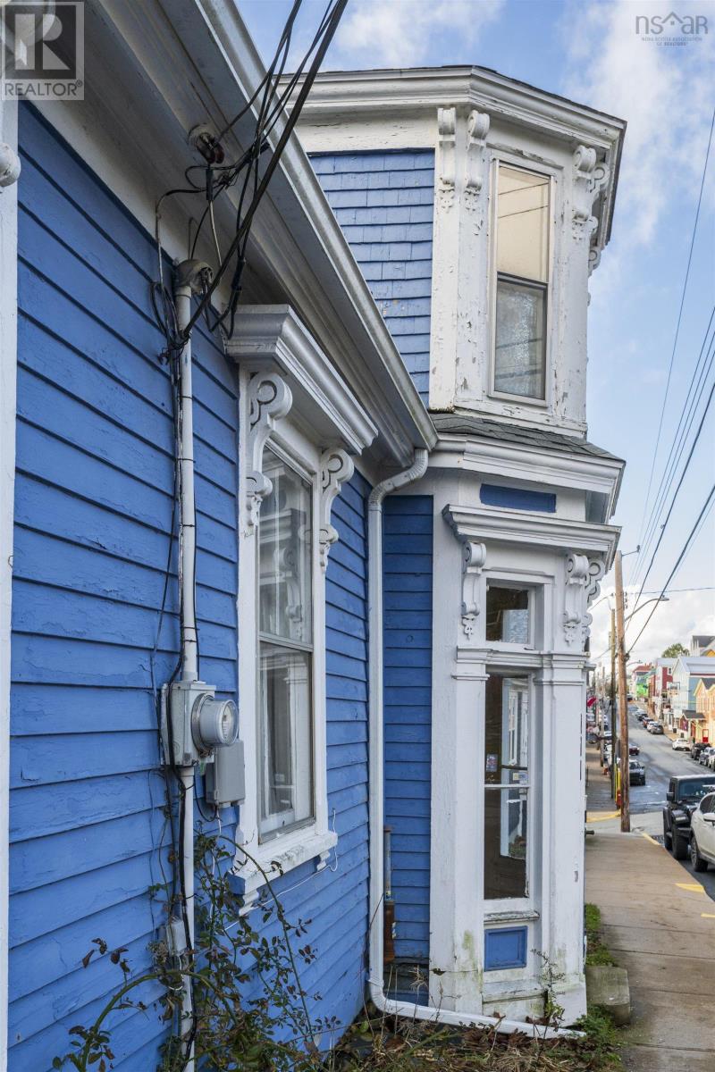 Property 29 of 33 of 200 Montague Street