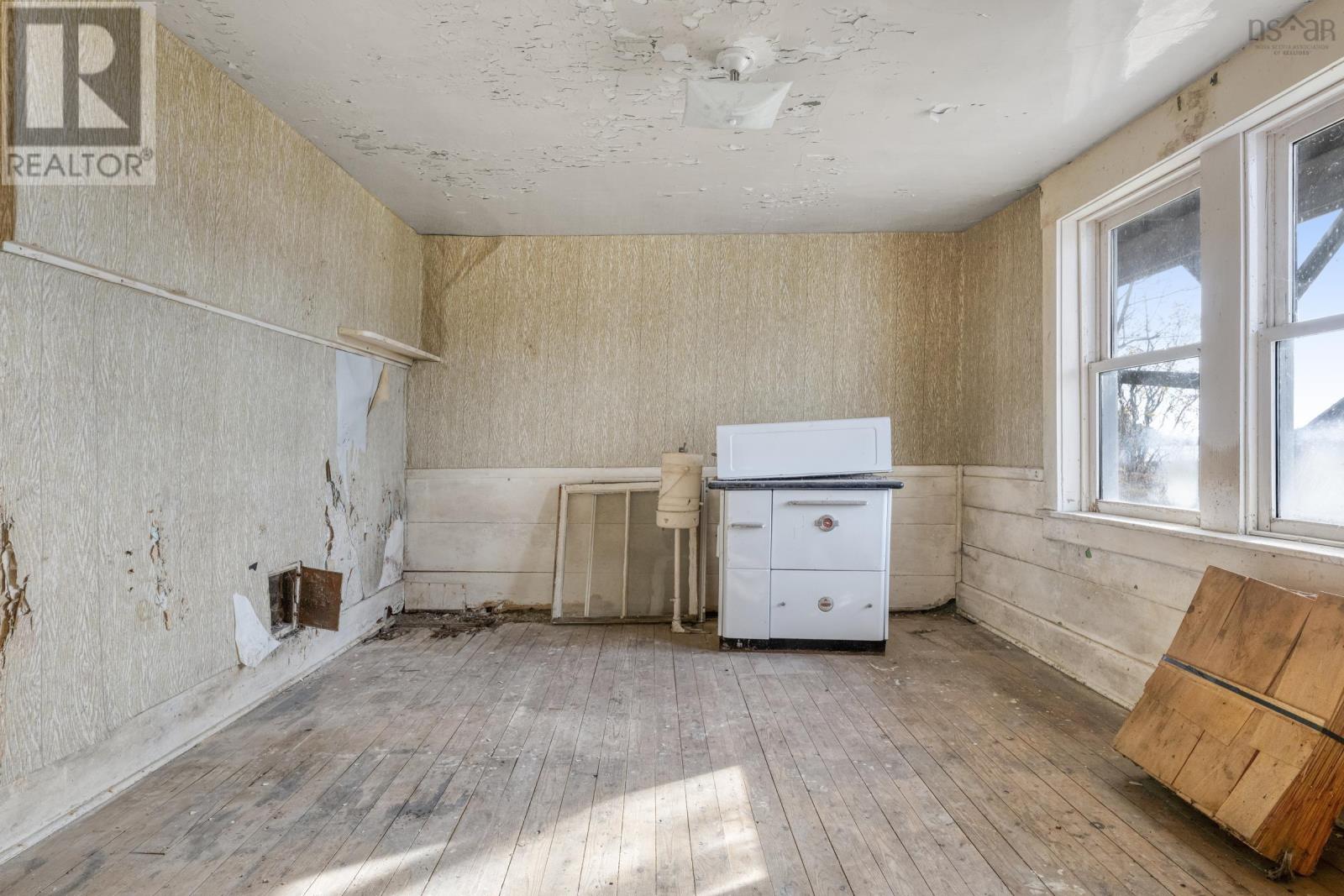 Property 25 of 33 of 200 Montague Street