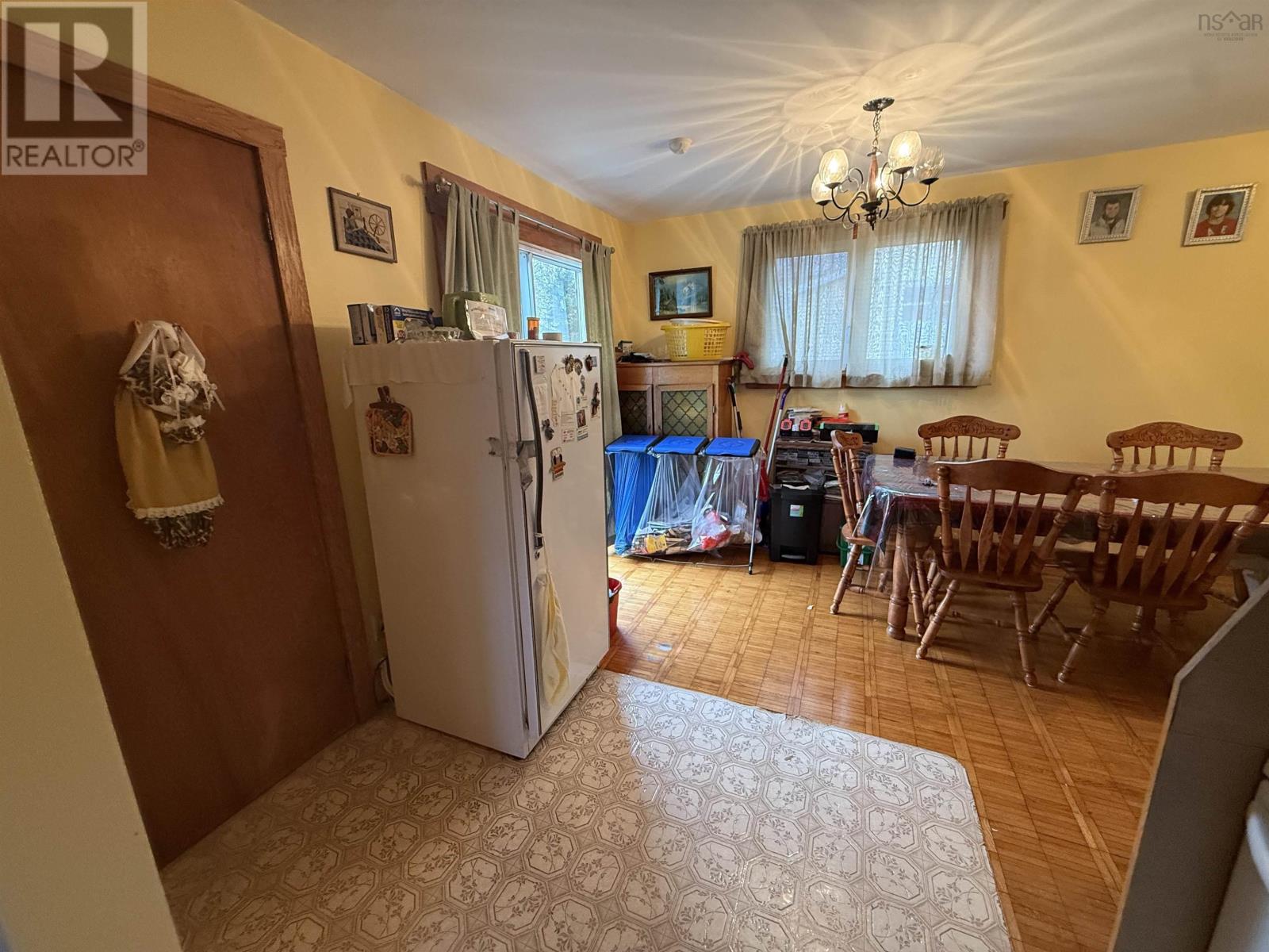 Property 10 of 21 of 198 Renfrew Street