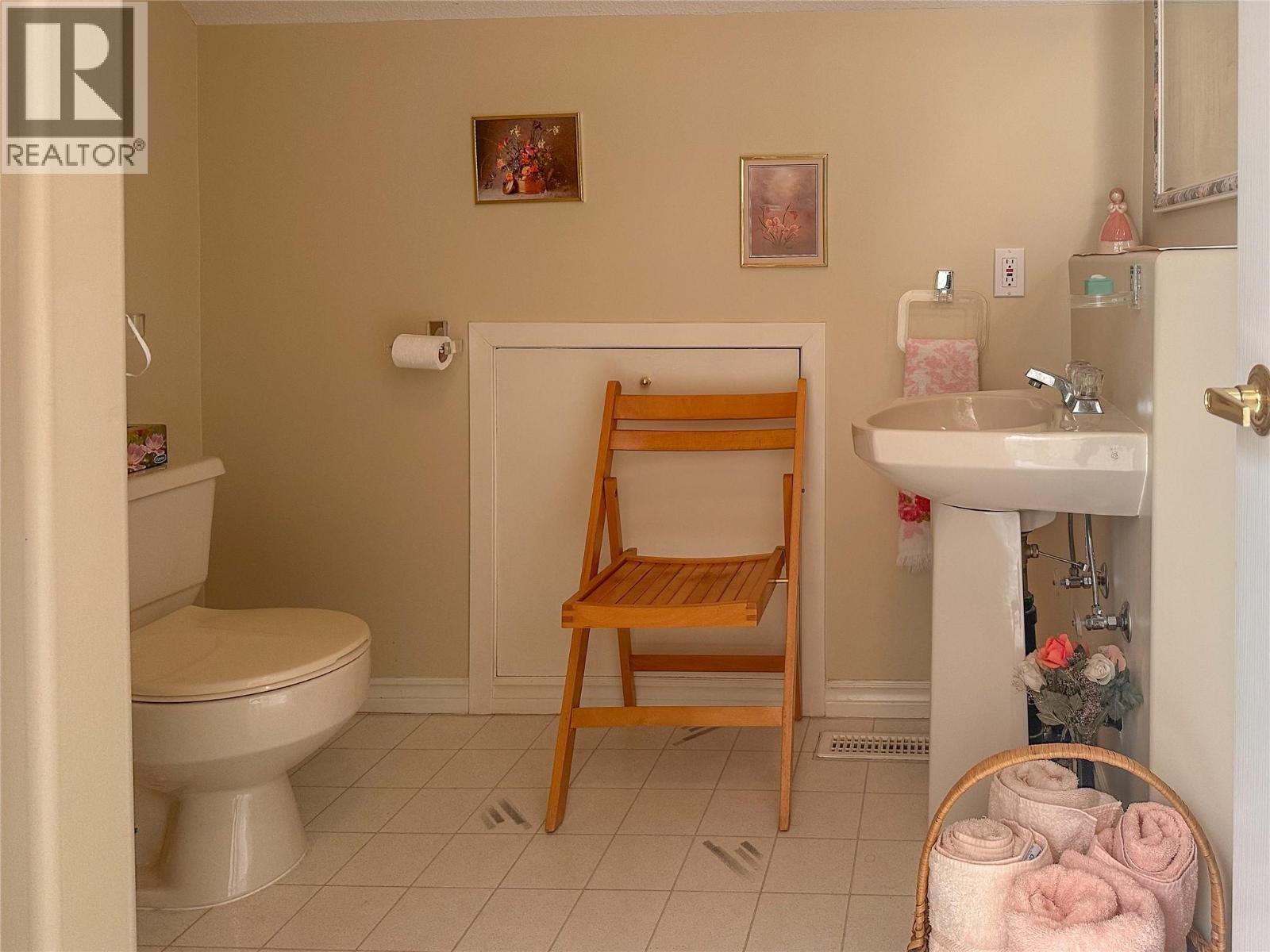 #101 45 HUDSONS BAY TRAIL - 26