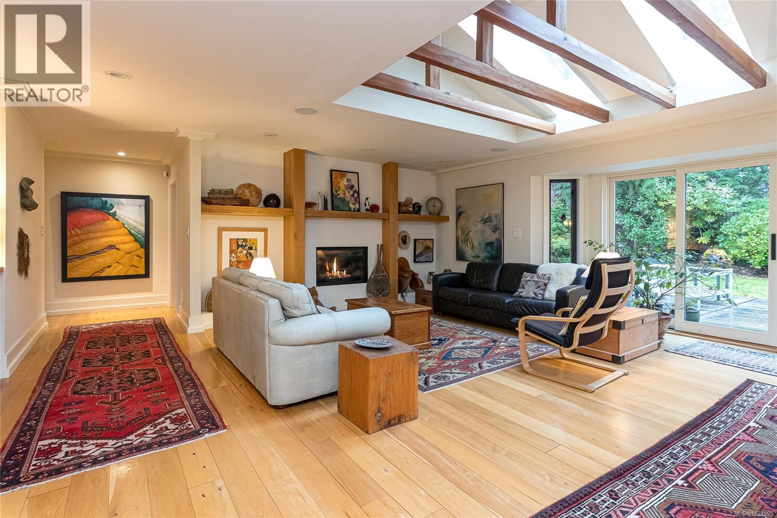 3955 Burchett Pl, Saanich