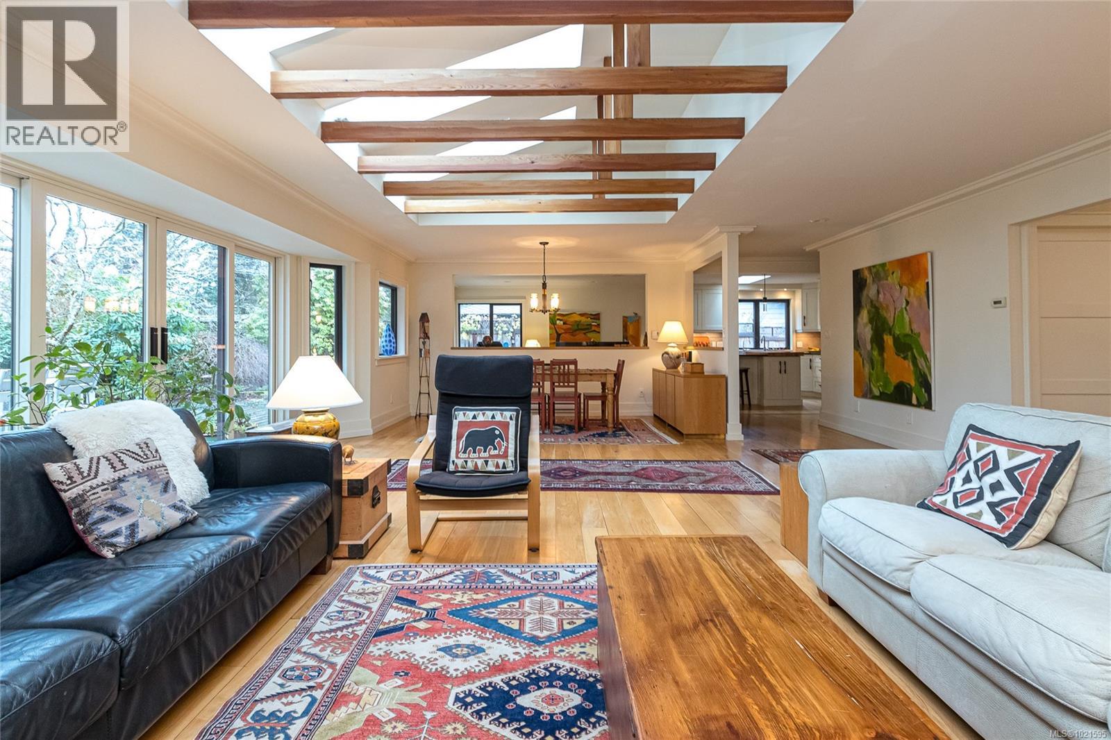 3955 Burchett Pl, Saanich