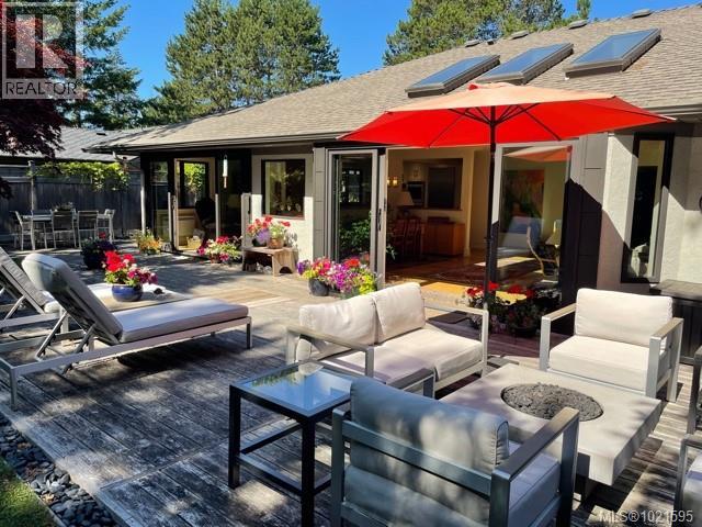 3955 Burchett Pl, Saanich