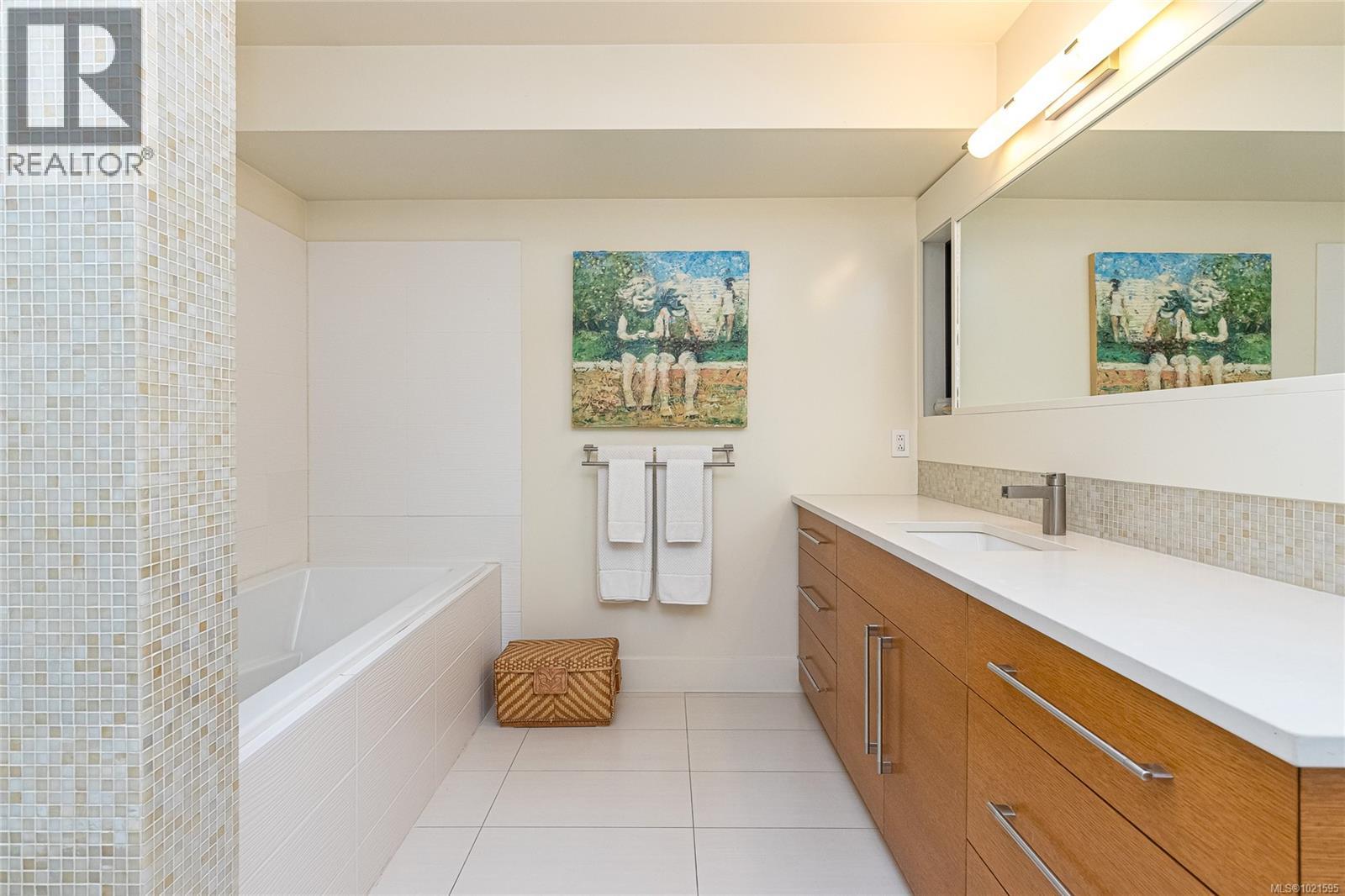 3955 Burchett Pl, Saanich