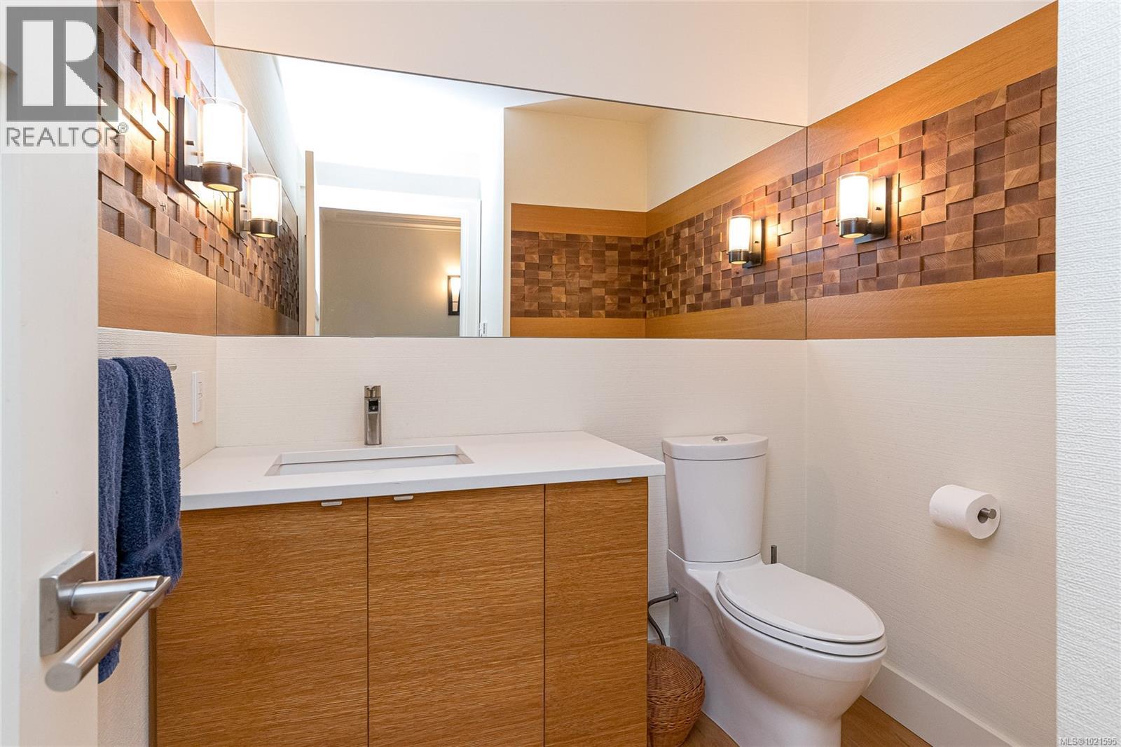 3955 Burchett Pl, Saanich