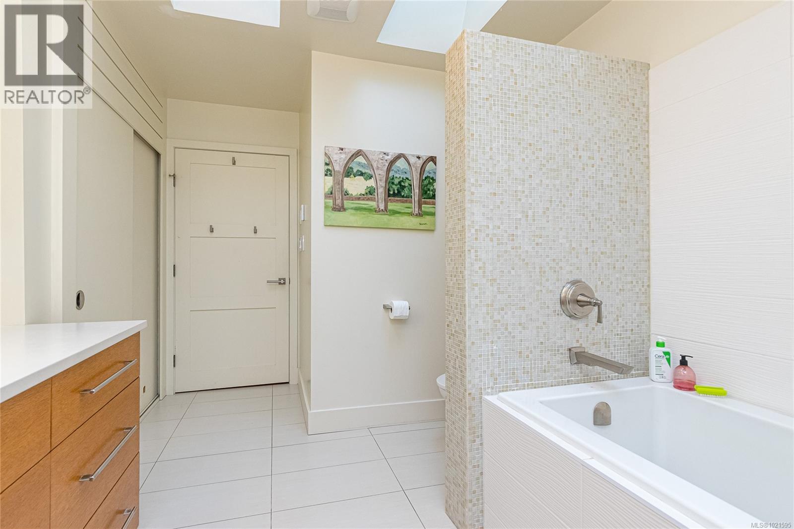 3955 Burchett Pl, Saanich