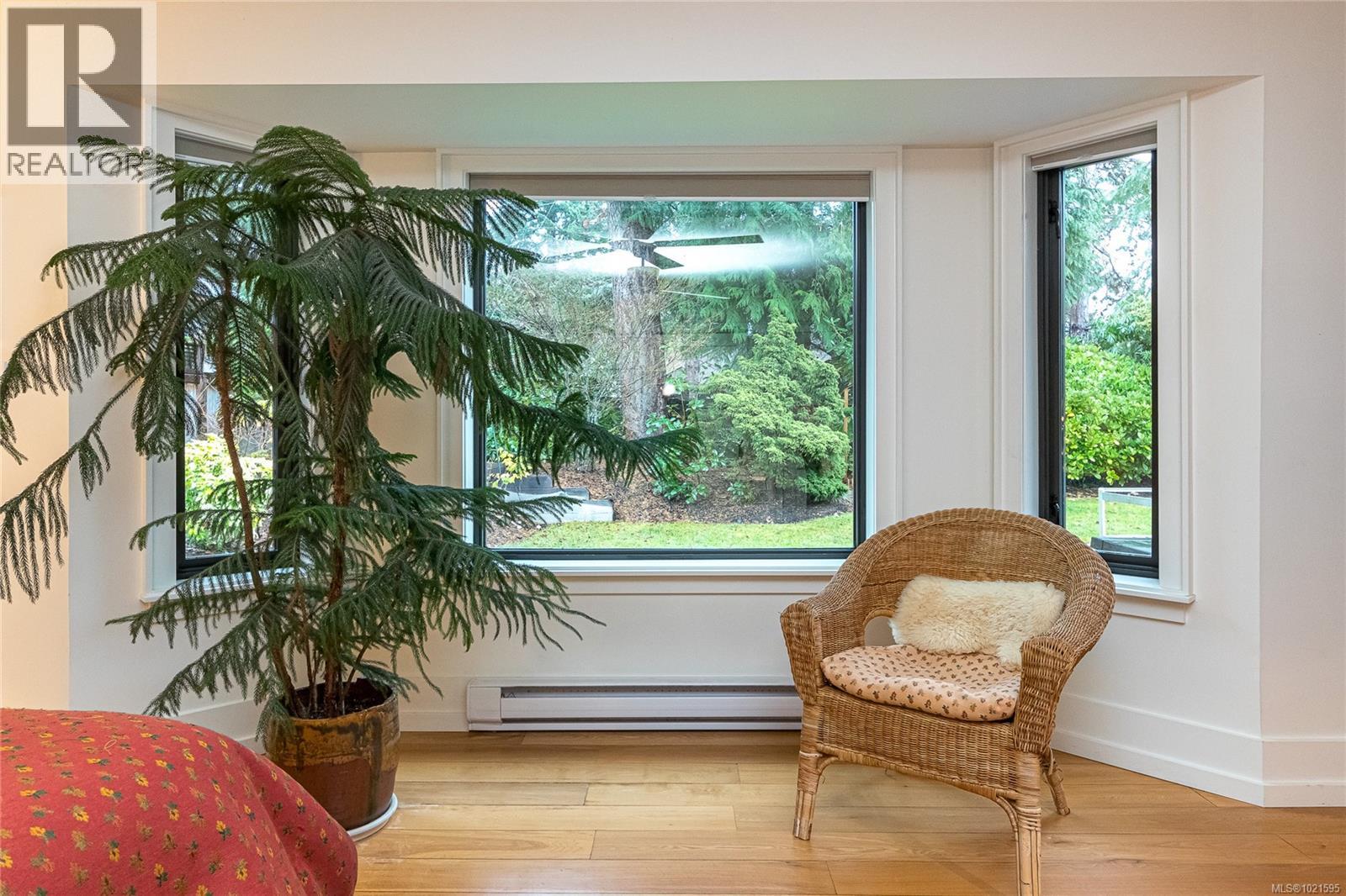 3955 Burchett Pl, Saanich