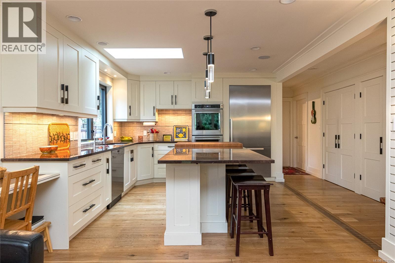 3955 Burchett Pl, Saanich