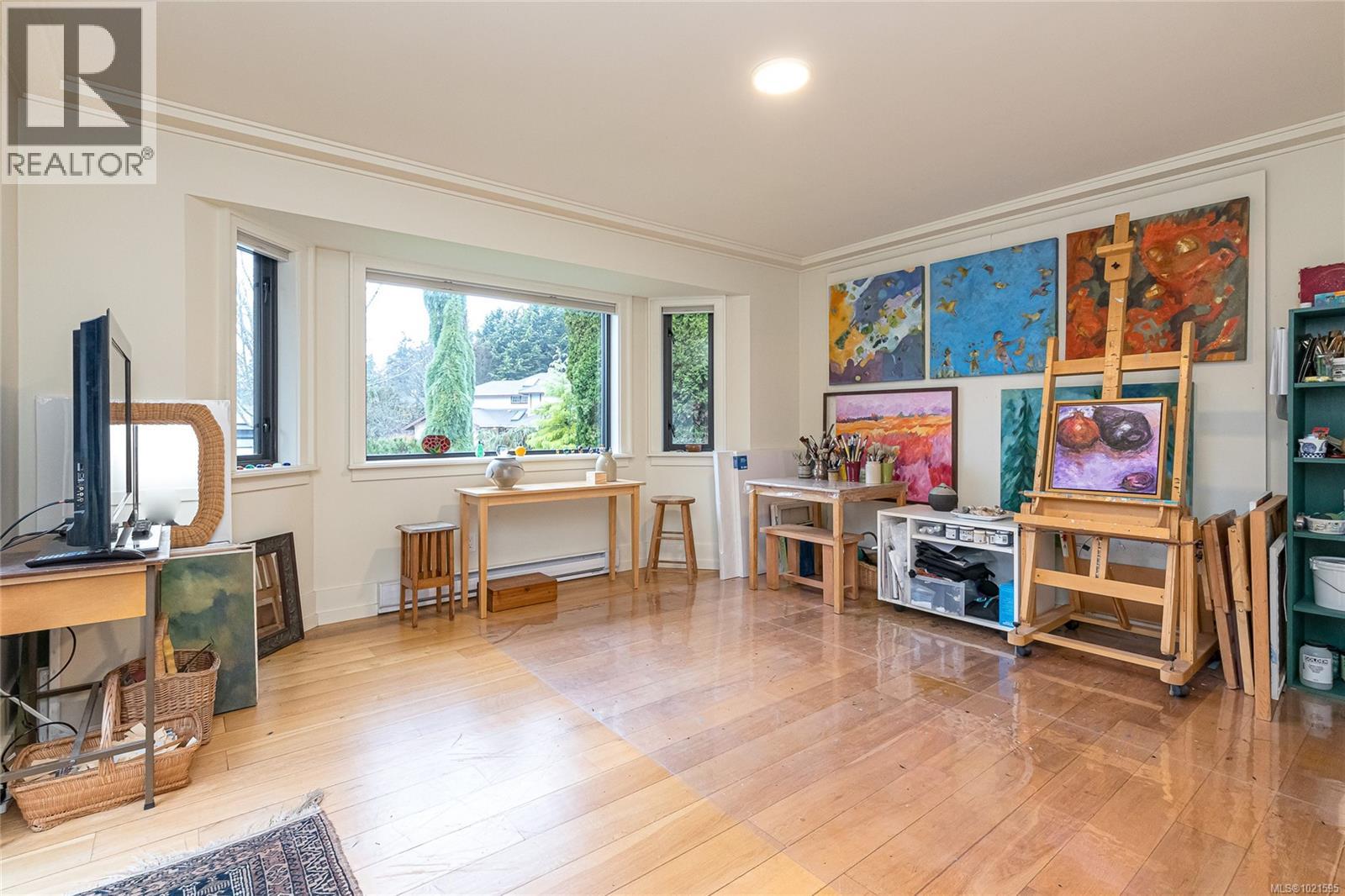 3955 Burchett Pl, Saanich