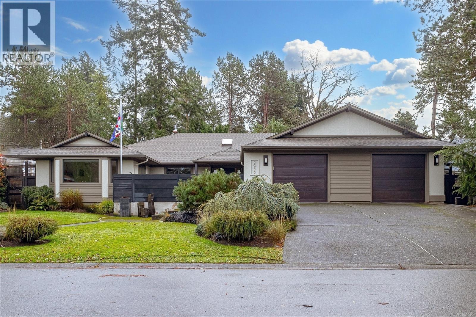 3955 Burchett Pl, Saanich