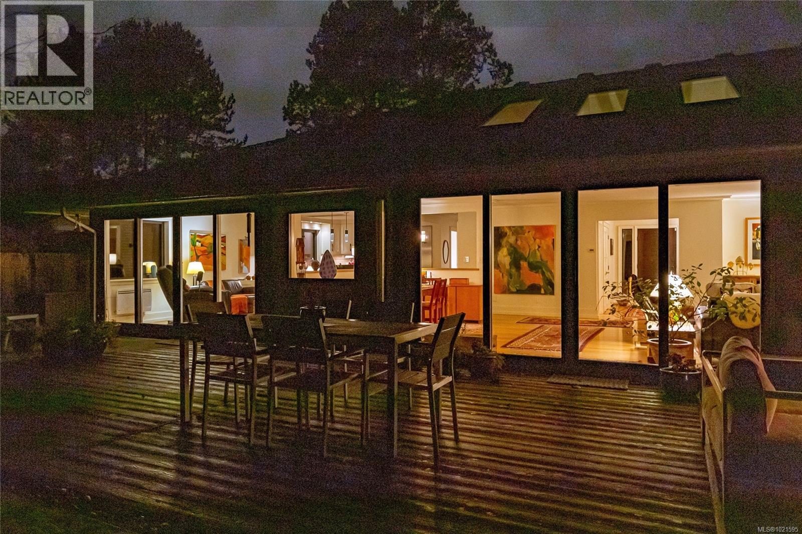 3955 Burchett Pl, Saanich