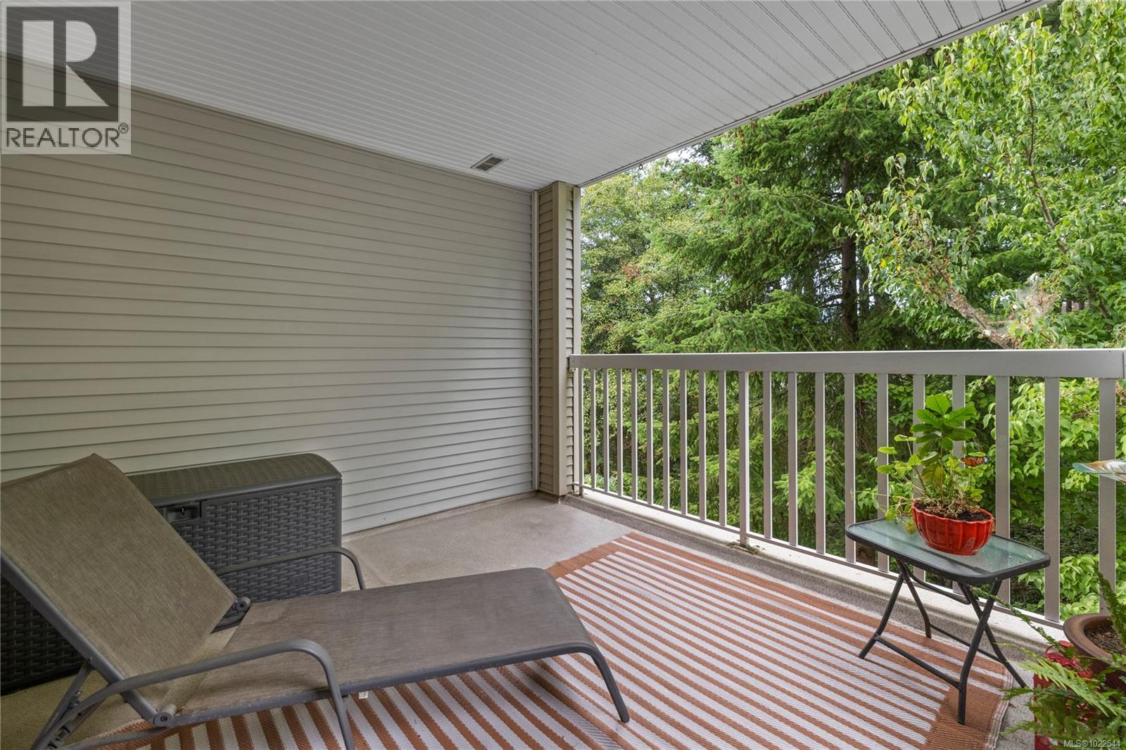 307 5620 Edgewater Lane, Nanaimo